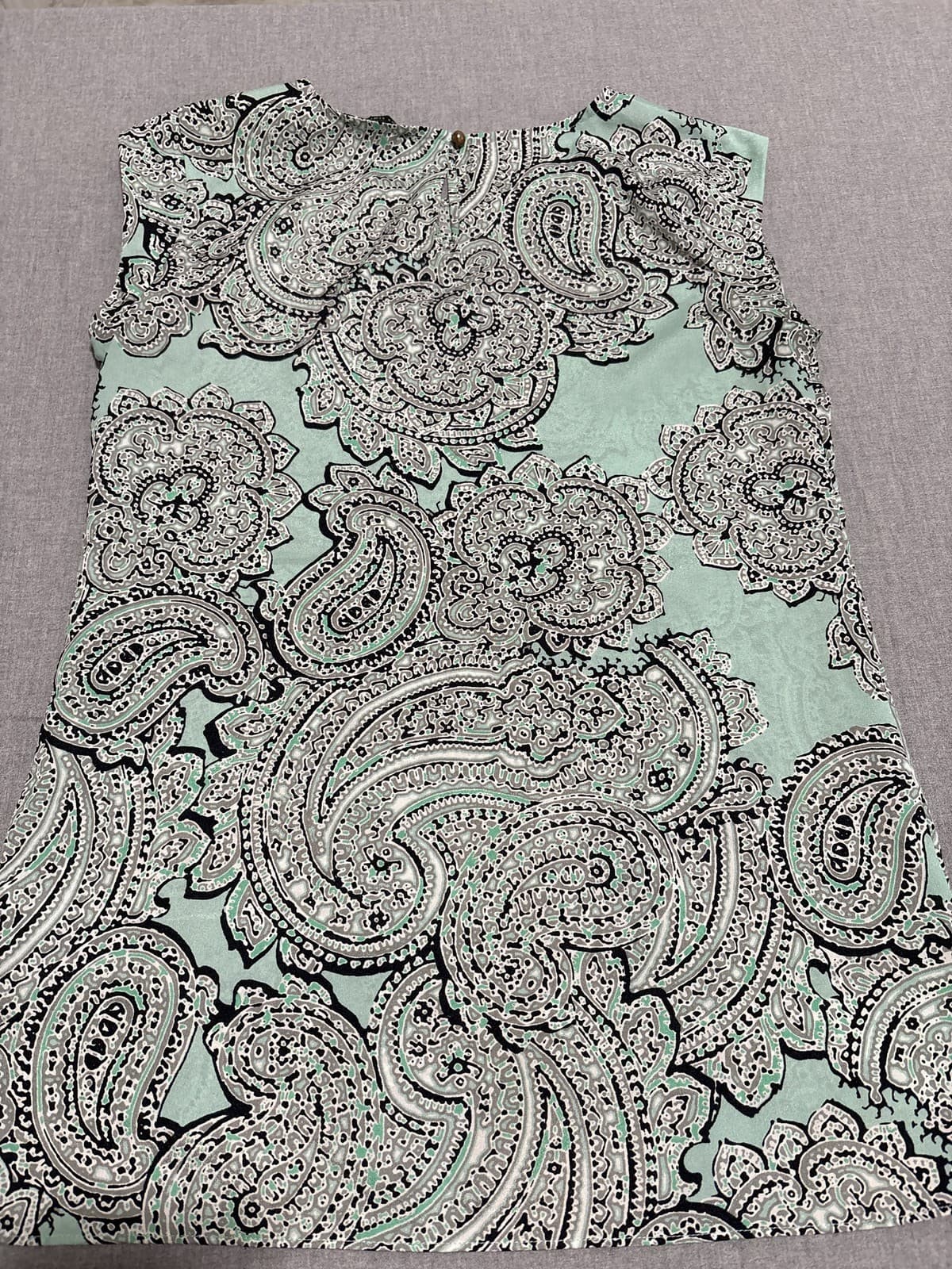 The Limited Women's XS Paisley Sleeveless Tunic Top Blouse Green Black Grey - Thumbnail 3