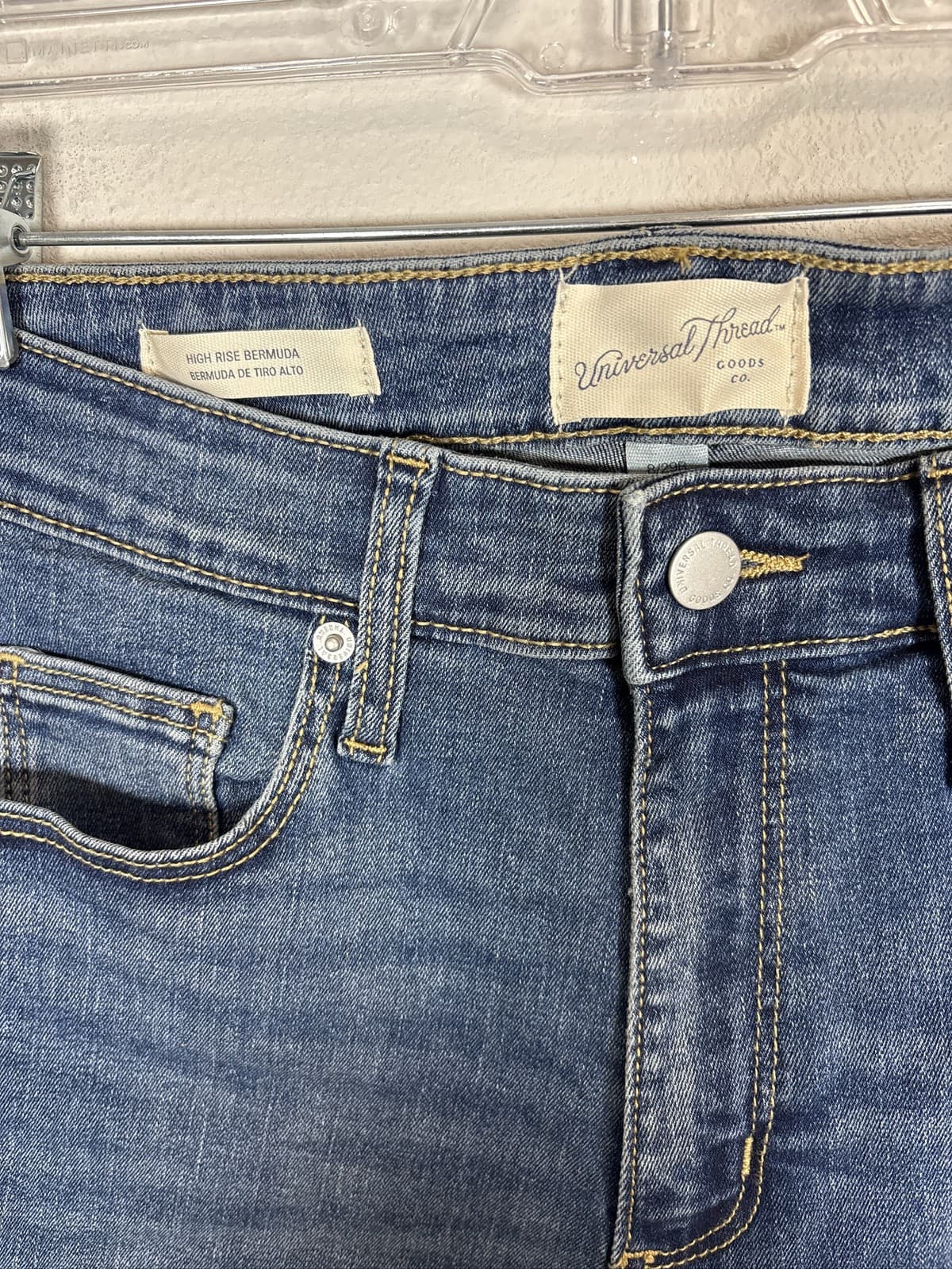 Universal Thread High Rise Bermuda Denim Shorts Blue Women Size 8 - Thumbnail 3
