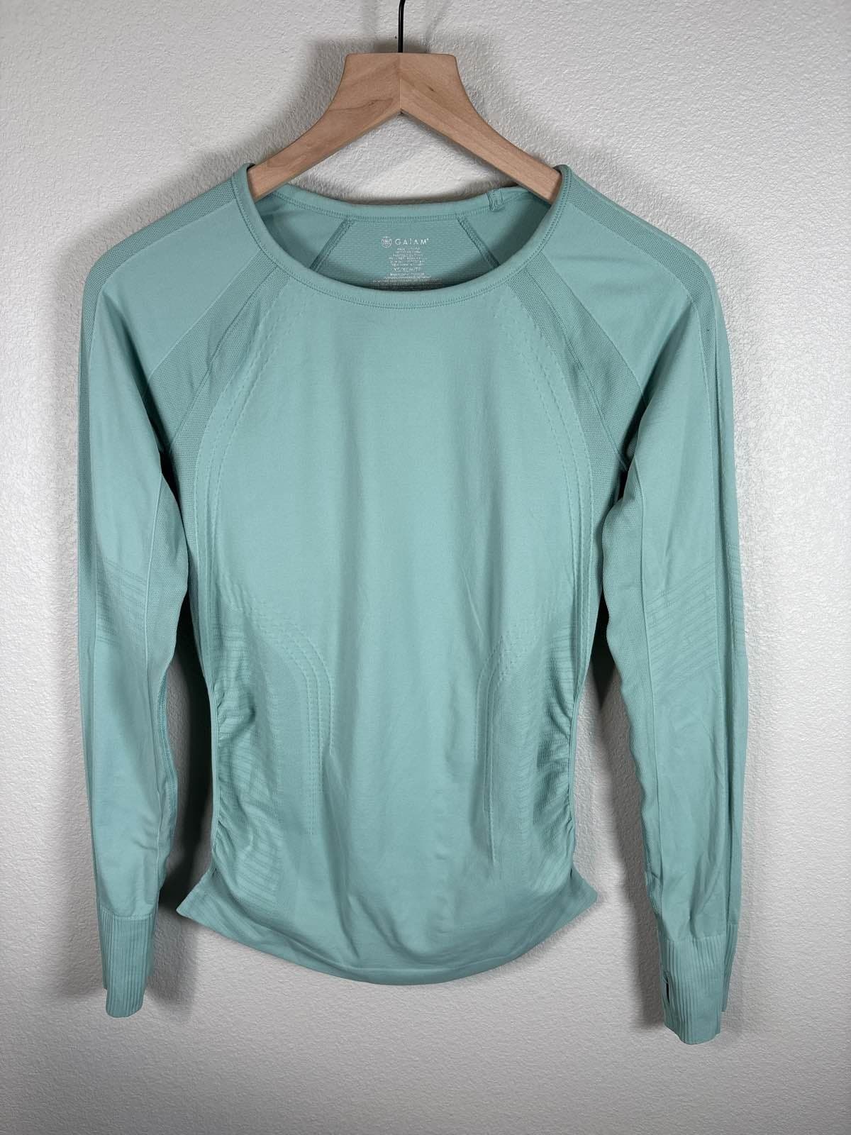 Gaiam Women's XS Green Long Sleeve Athletic Yoga Tee Thumb Holes Ruched Top