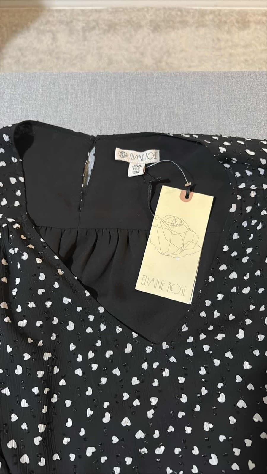 Eliane Rose Black Heart Print V-Neck Dress NWT M - Thumbnail 2