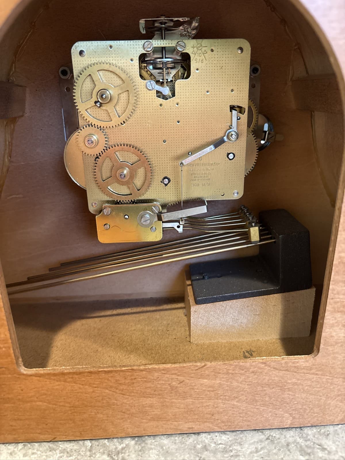 Howard Miller 613-102 Worthington Oak Mantel Clock Mechanical Westminster Chime - Thumbnail 8