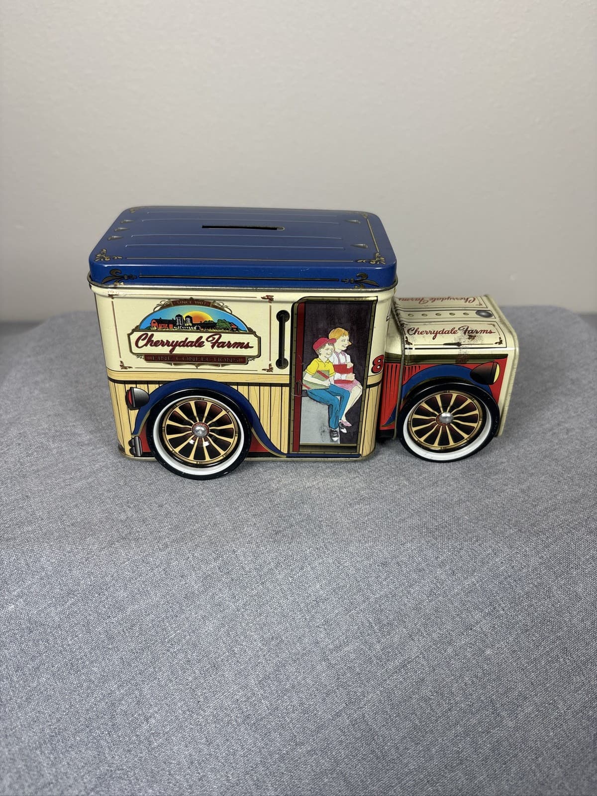 Cherrydale Farms Delivery Truck Tin Box Coin Bank Rotating Wheels - Thumbnail 3