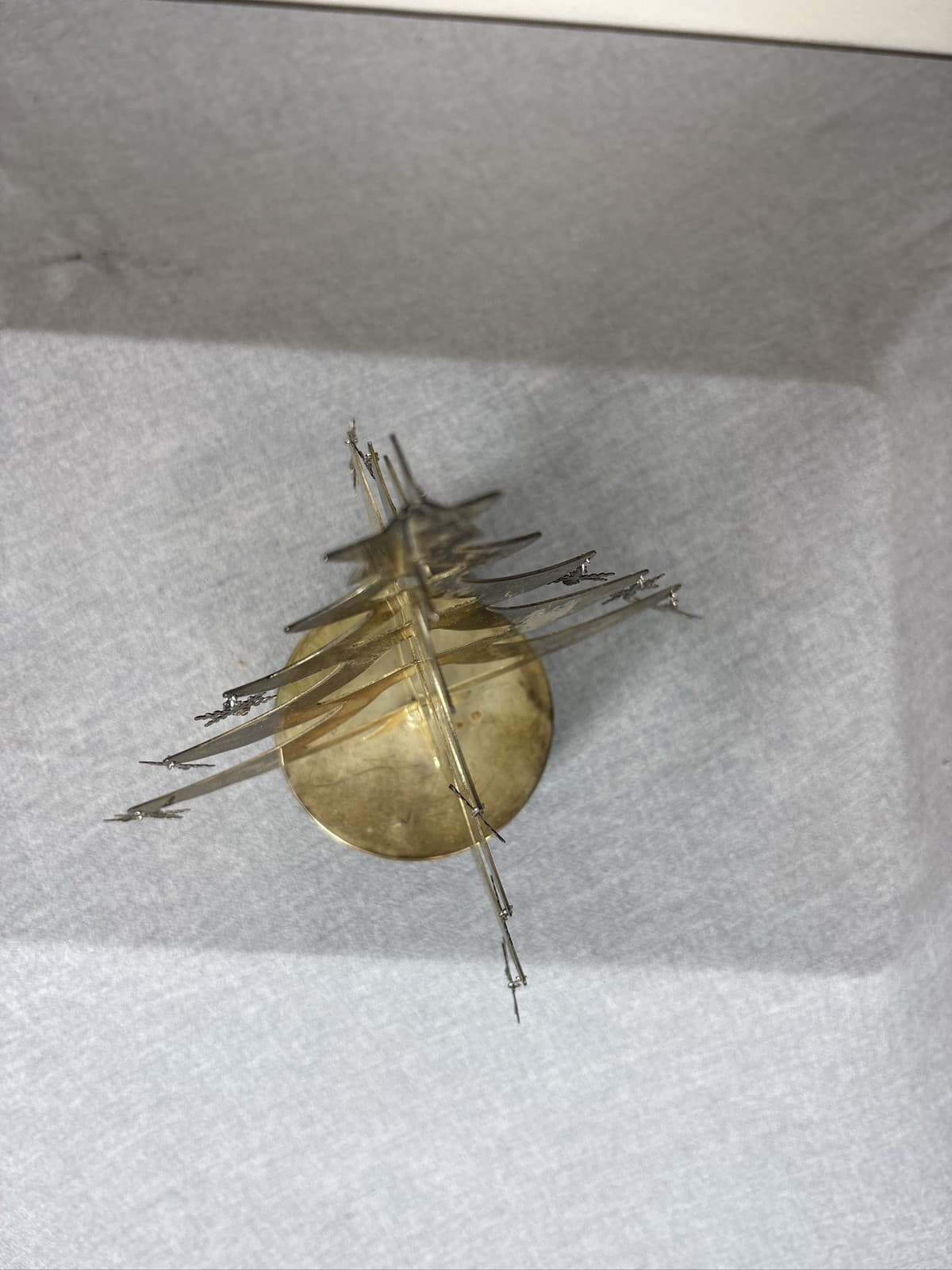 Vintage Metal Christmas Tree Music Box Revolving Wind Up Gold Tone Snowflake - Thumbnail 3