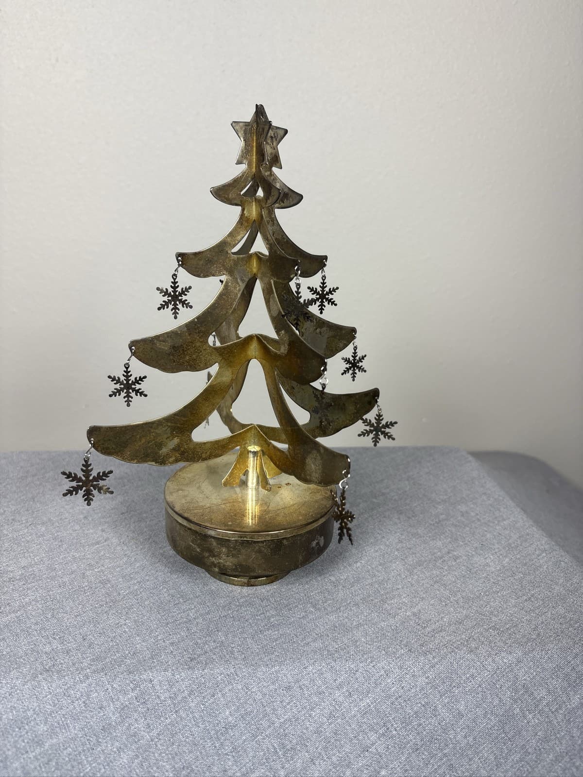 Vintage Metal Christmas Tree Music Box Revolving Wind Up Gold Tone Snowflake - Thumbnail 2