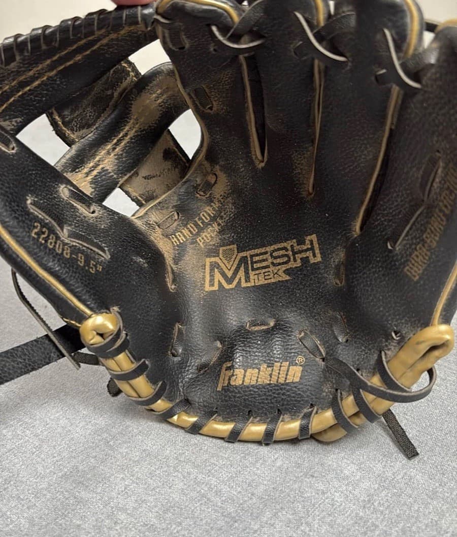 Franklin Mesh Tek 22808 9.5" Black Gold Youth Baseball Glove RHT