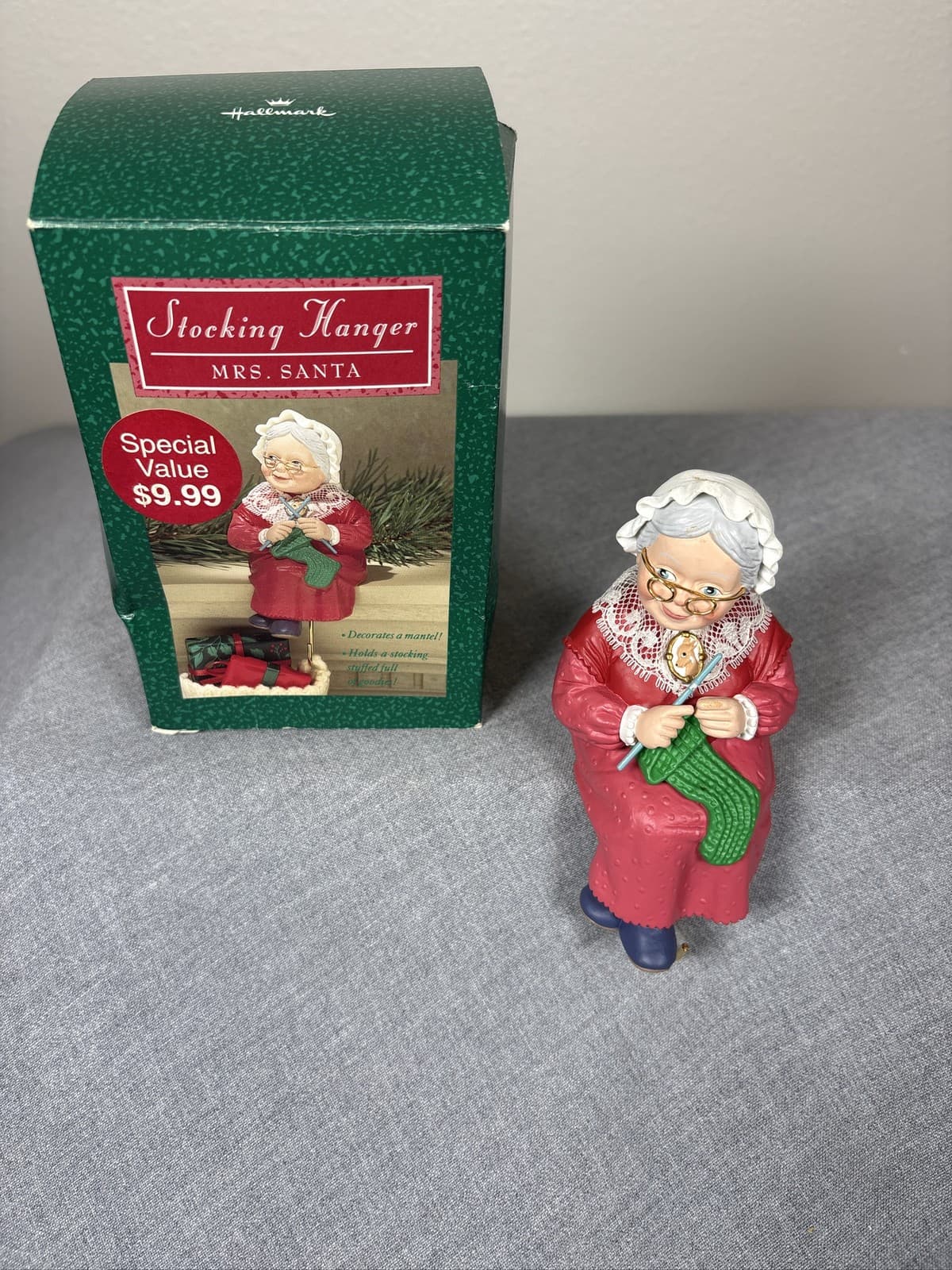 Hallmark Mrs. Santa Claus Stocking Hanger Holder 1988 Christmas Box - Thumbnail 2