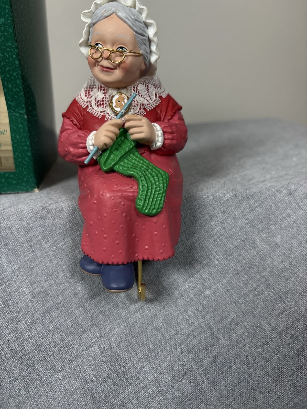 Hallmark Mrs. Santa Claus Stocking Hanger Holder 1988 Christmas Box - Thumbnail 3