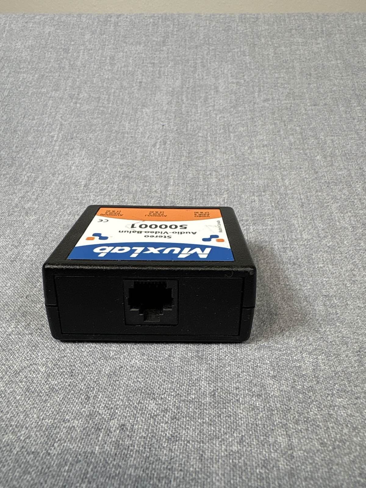 MuxLab 500001 Stereo Audio Video Balun BNC RCA AV to RJ45 - Thumbnail 3