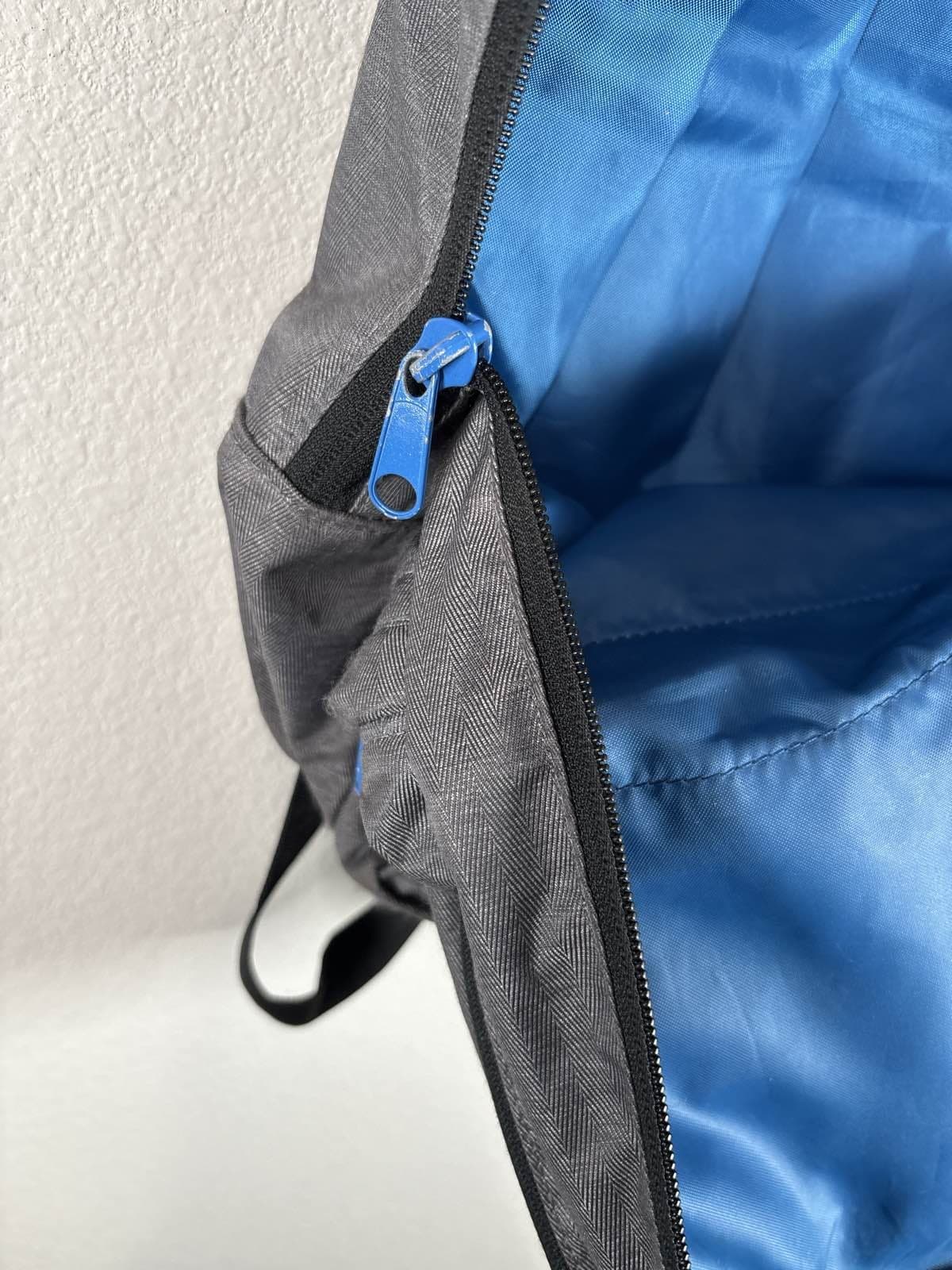 DC Shoes Co USA Gray Skater Backpack Blue Zipper School Bag - Thumbnail 4