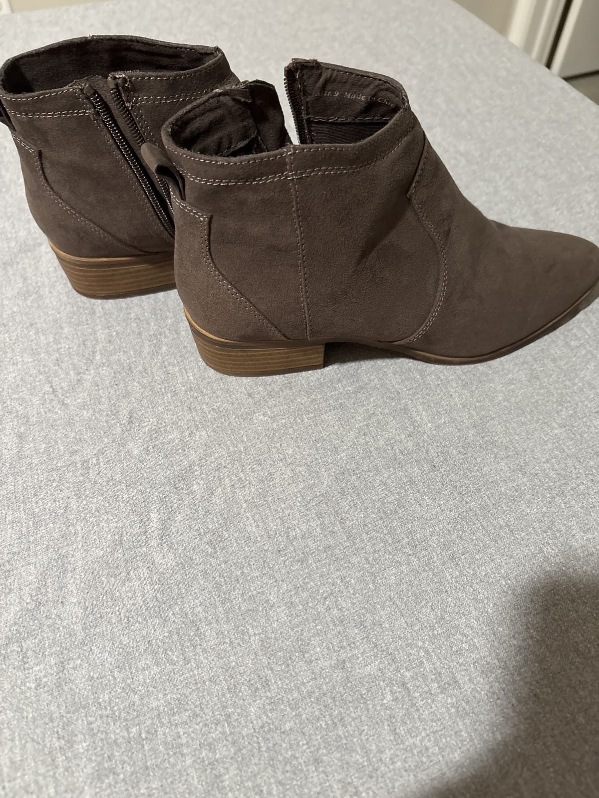 DV Dolce Vita Brown Suede Ankle Booties Boots Women's Size 9 - Thumbnail 3