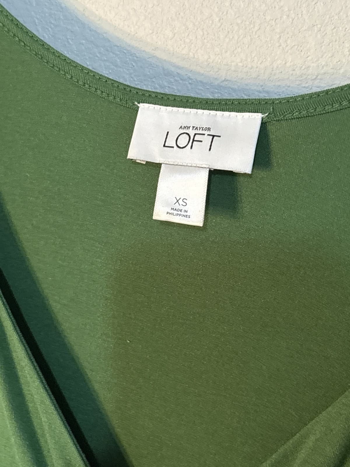LOFT Women's Green Sleeveless V-Neck Empire Waist Maxi Dress Size XS - Thumbnail 2