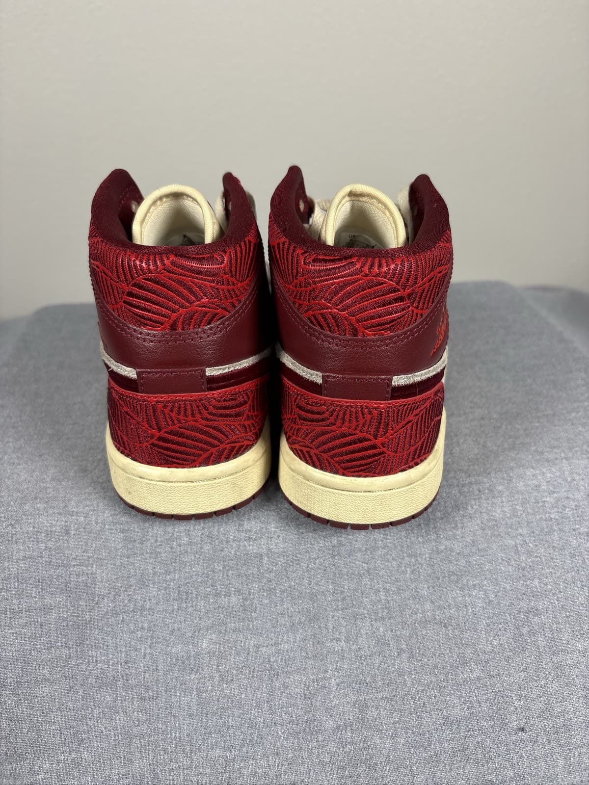 Nike Air Jordan 1 Mid SE Tiki Leaf Team Red Womens Shoes DZ2820-601 - Thumbnail 4