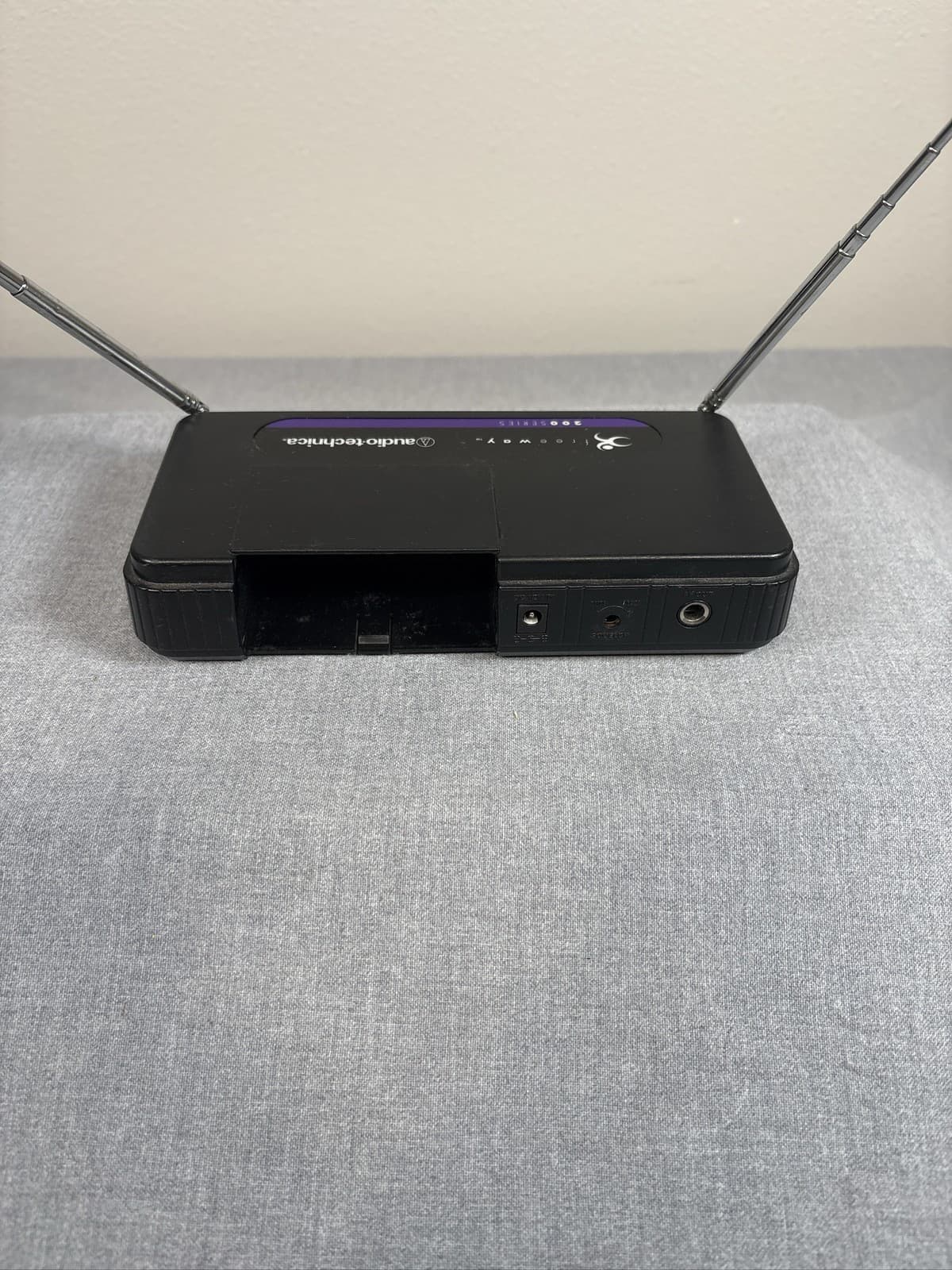 Audio-Technica ATW-R200 VHF Receiver 169.505MHz WO power cord - Thumbnail 3