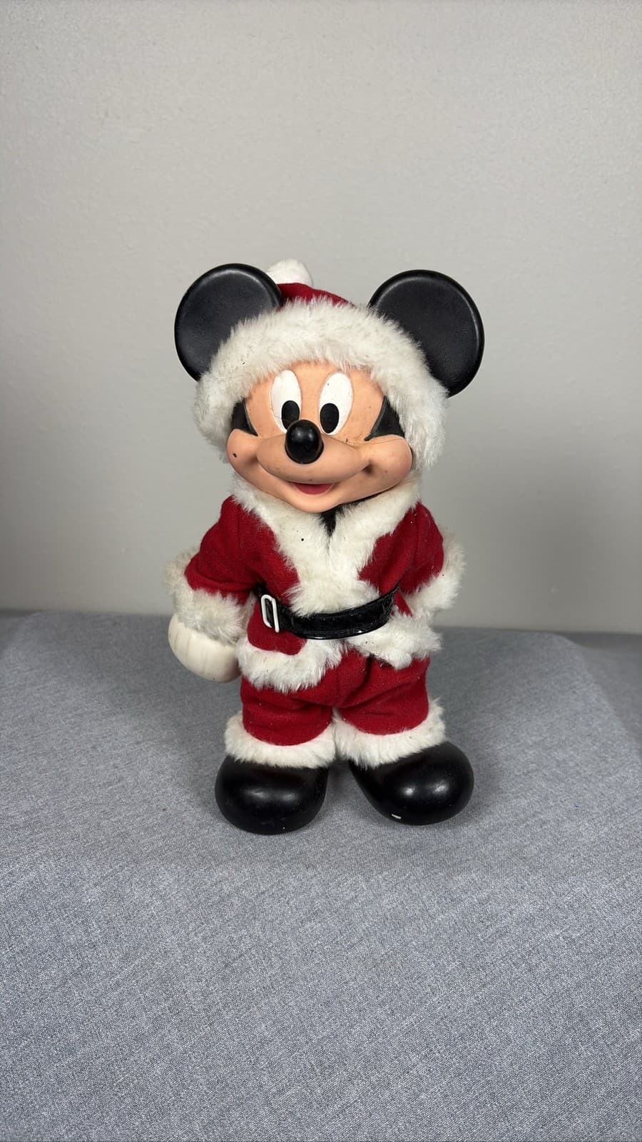 Arco Mattel Santa Mickey Mouse Disney Christmas Poseable Figure