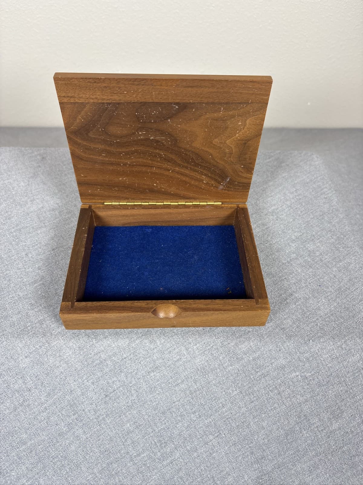 Blue Cross Blue Shield Wooden Keepsake Presentation Case - Thumbnail 2
