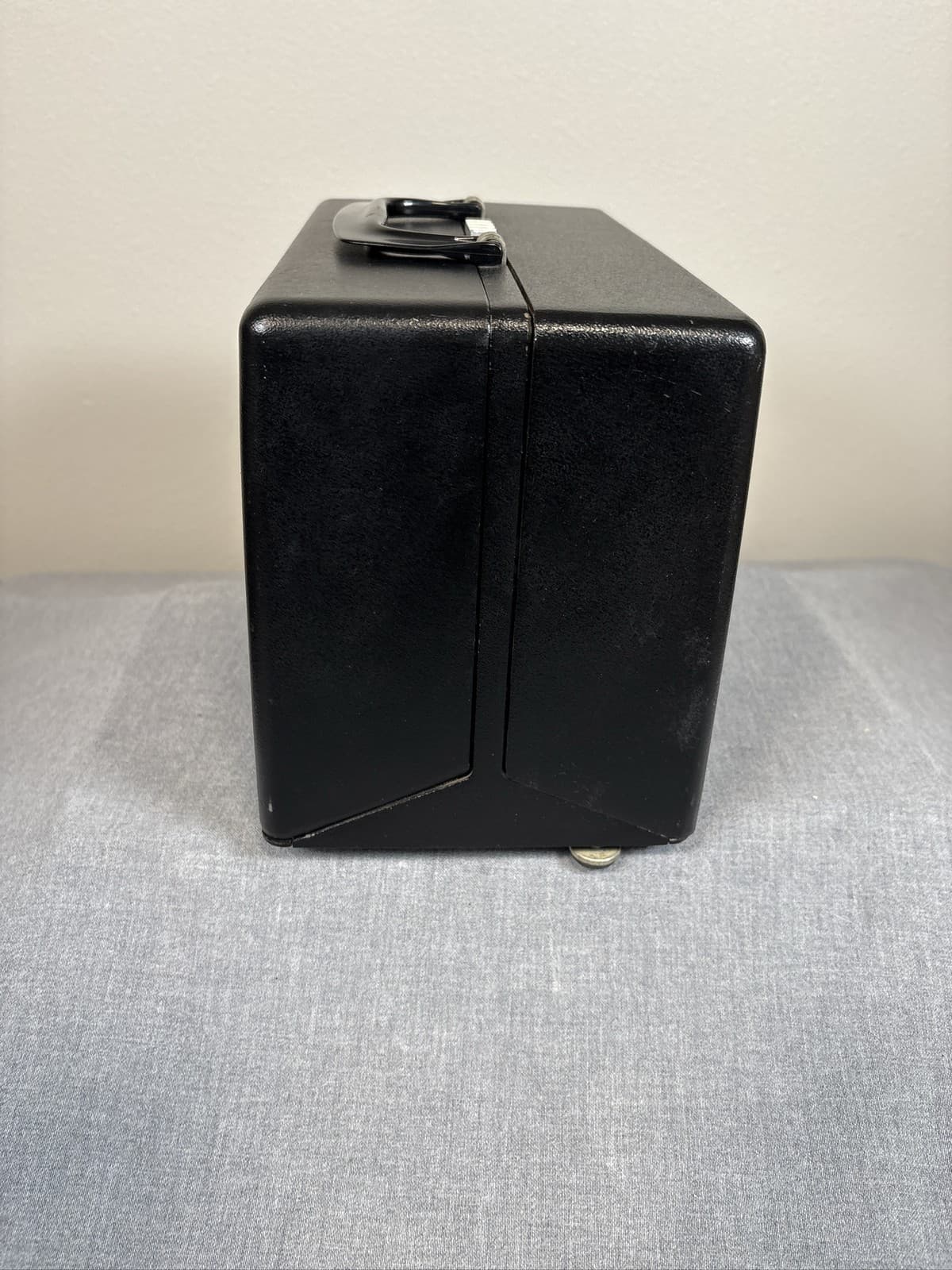 Argus Showmaster 500 AZ 8mm Film Projector w/ Case - Thumbnail 6