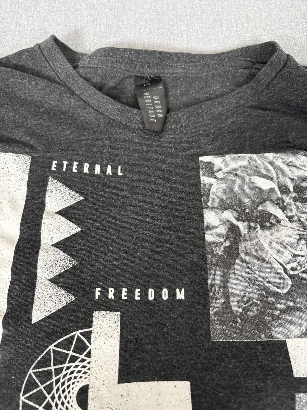 Urban Heritage Mens Dark Gray Graphic T-Shirt Eternal Freedom Life Love L - Thumbnail 2