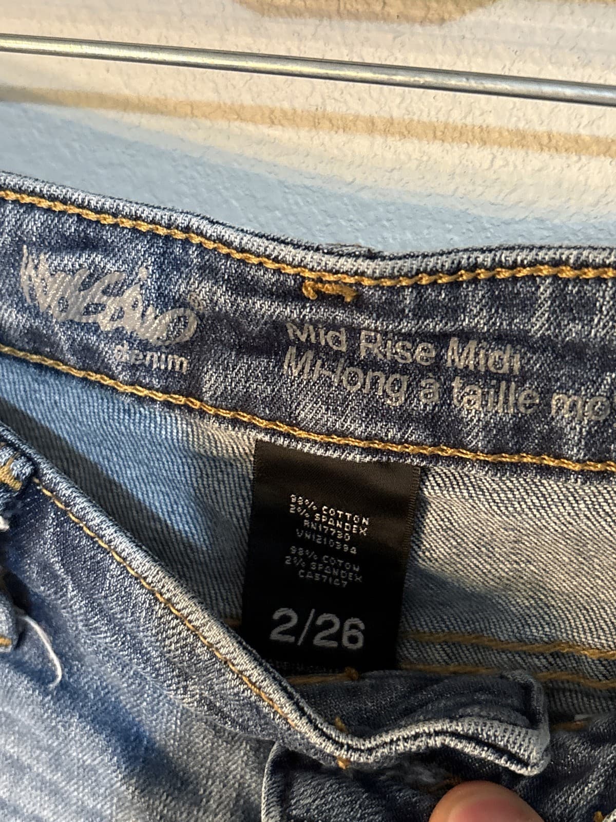 Mossimo Mid Rise Mid-length Jean Shorts Women's Blue Denim Cuffed Size 00 - Thumbnail 2
