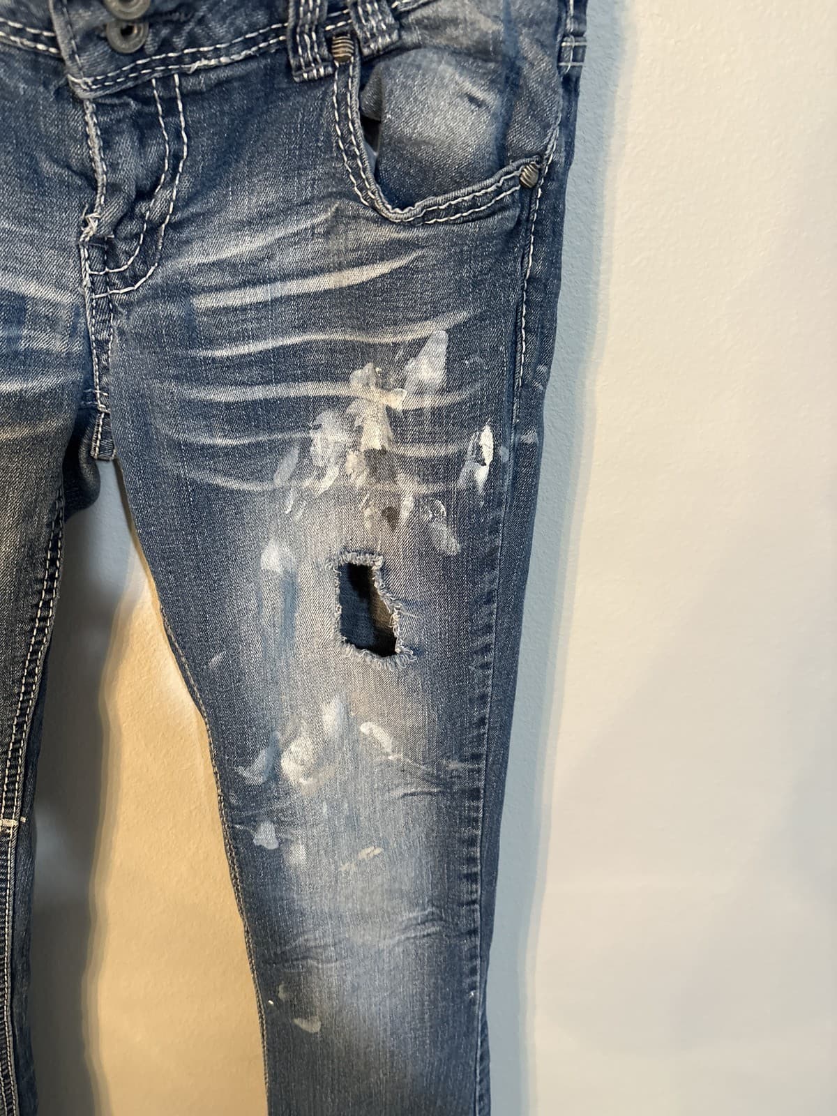 Amethyst Womens Distressed Bootcut Jeans Blue Paint Splatter Size 7 - Thumbnail 4