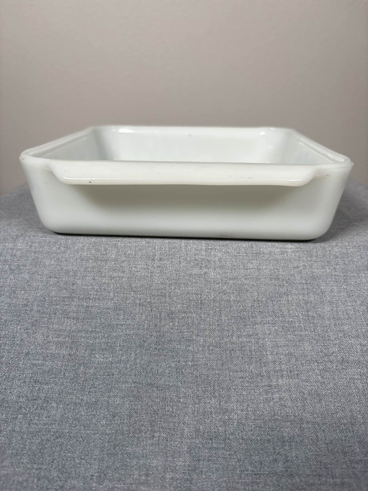 Fire King Anchor Hocking White Milk Glass 8" Round Casserole Dish #435 - Thumbnail 4