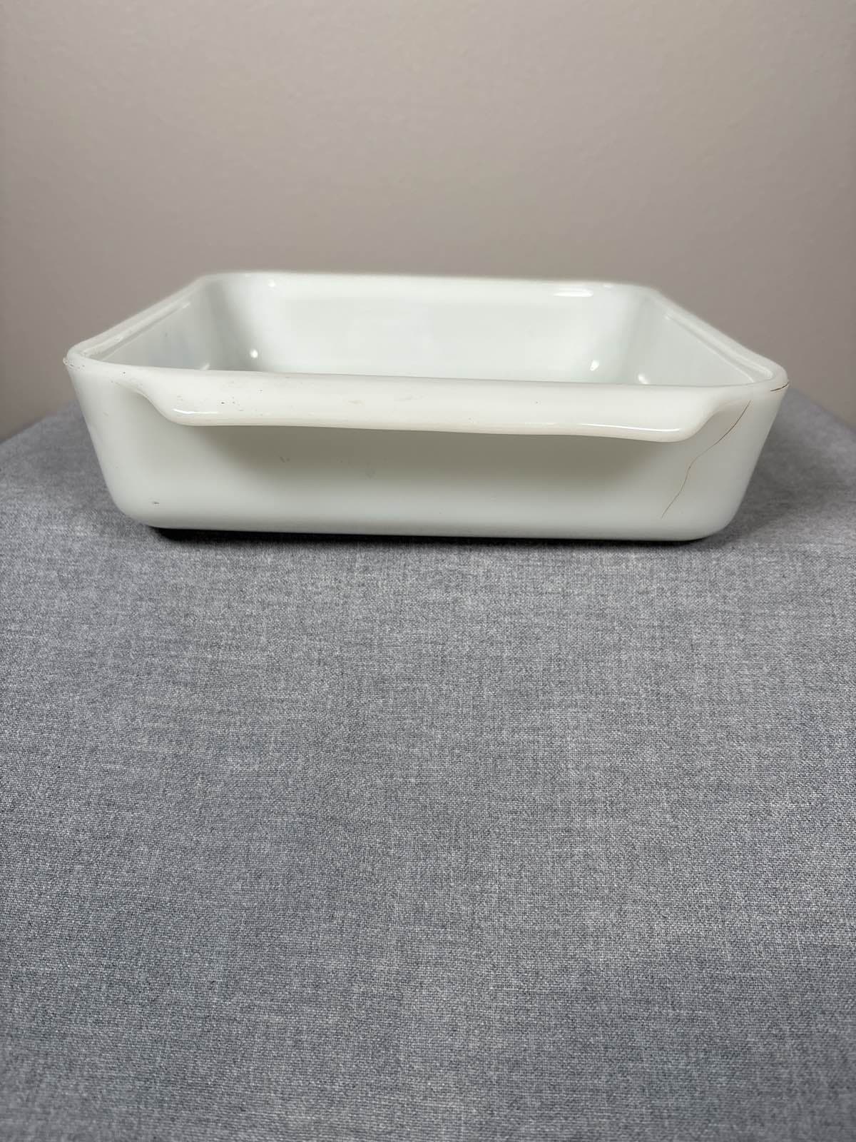 Fire King Anchor Hocking White Milk Glass 8" Round Casserole Dish #435 - Thumbnail 2