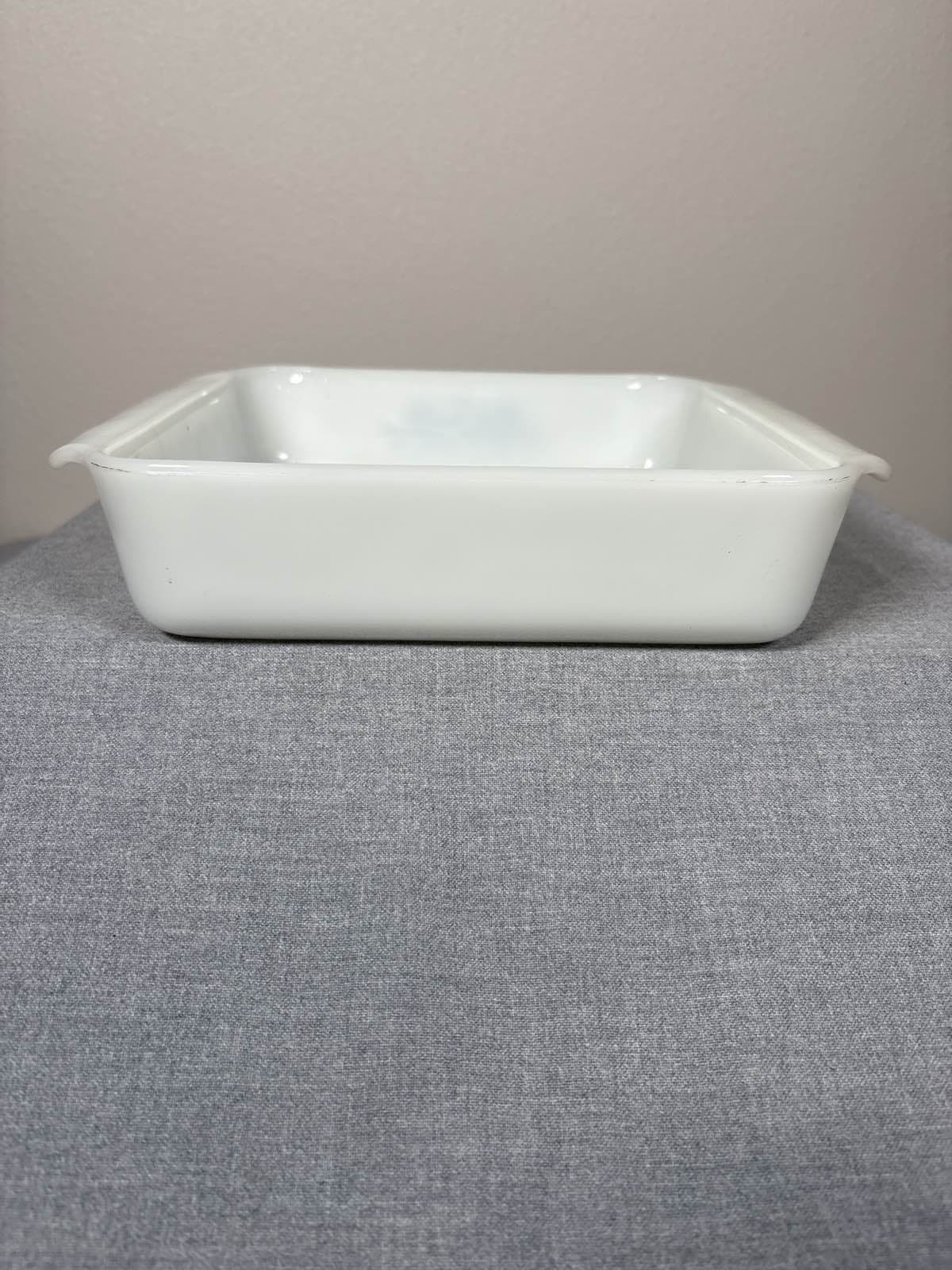 Fire King Anchor Hocking White Milk Glass 8" Round Casserole Dish #435 - Thumbnail 3