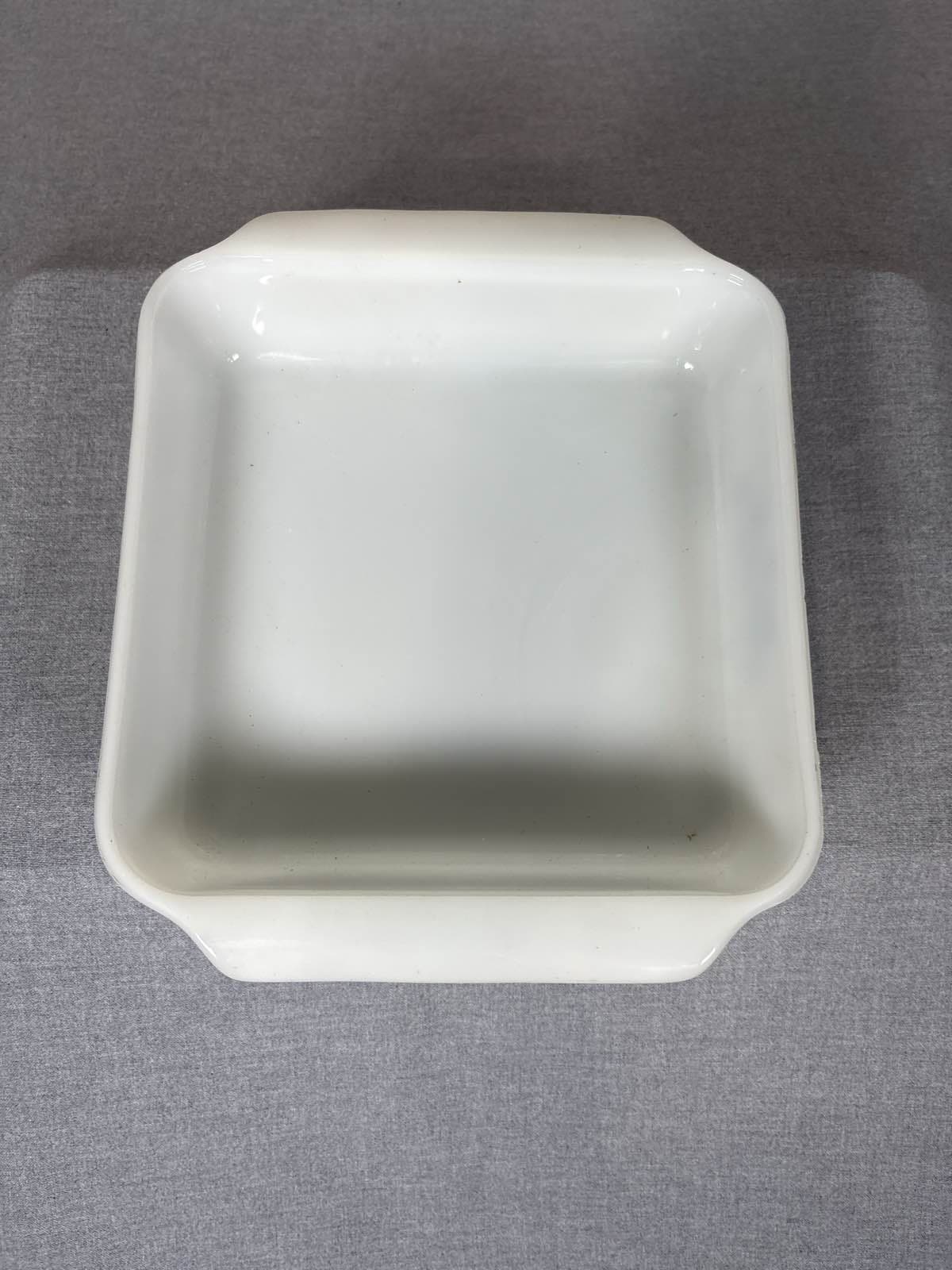 Fire King Anchor Hocking White Milk Glass 8" Round Casserole Dish #435 - Thumbnail 5