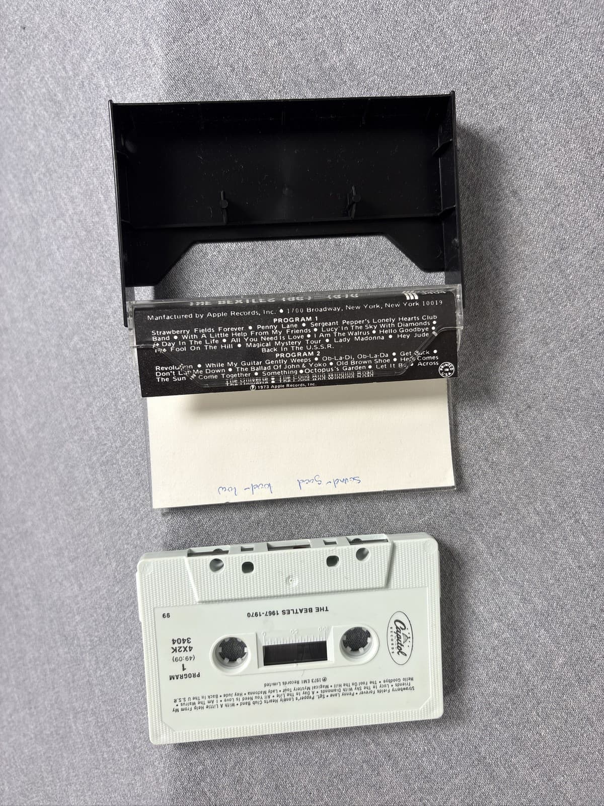 The Beatles 1967-1970 Blue Album Capitol Cassette Tape 4X2K 3404 - Thumbnail 3