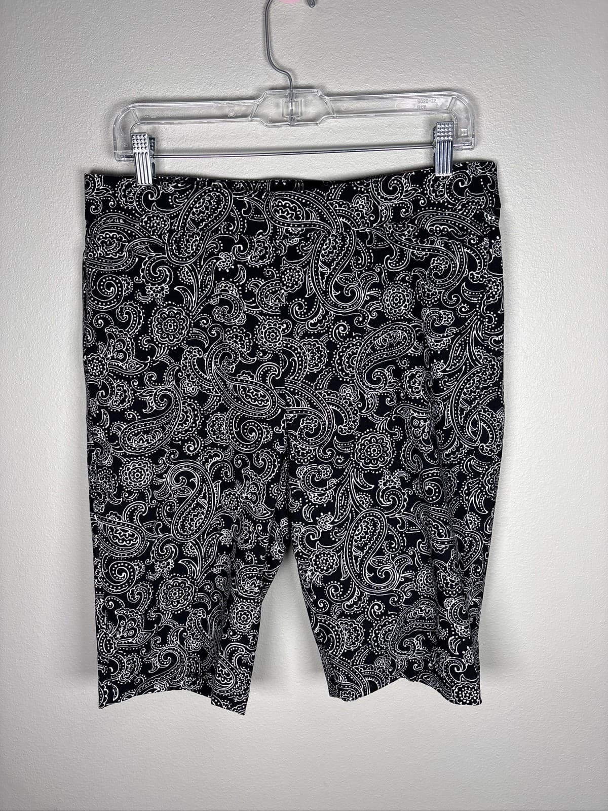 Rafaella Comfort Womens Size 14 Black Paisley Pull On Bermuda Shorts
