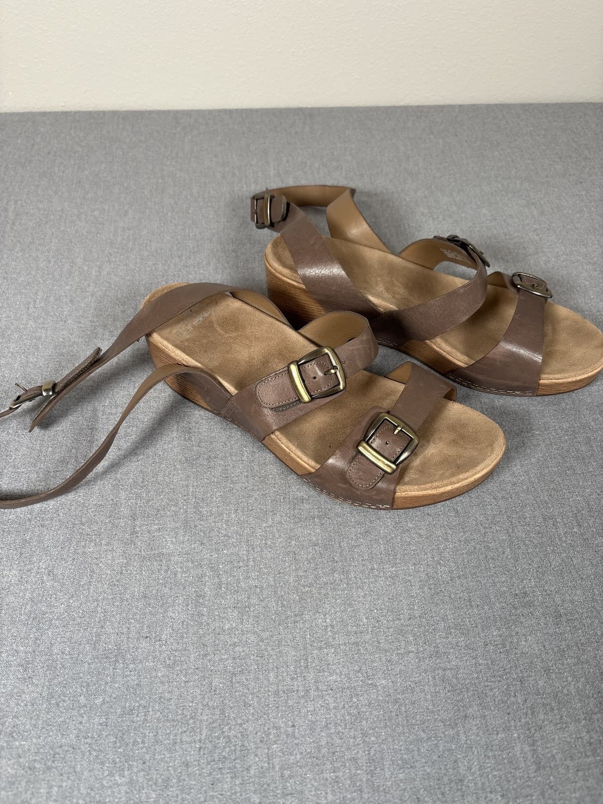Dansko Tricia Milled Burnished Brown Leather Ankle Strap Wedge Sandals 41 - Thumbnail 3