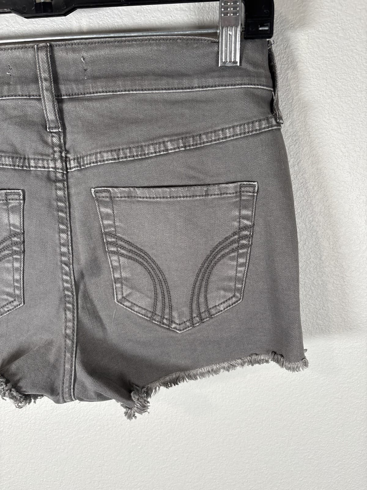 Hollister Gray Skinny Cut-Off Jean Shorts Womens Size 5 / 27 - Thumbnail 5
