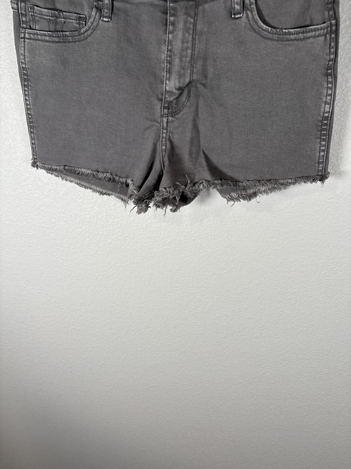 Hollister Gray Skinny Cut-Off Jean Shorts Womens Size 5 / 27 - Thumbnail 4