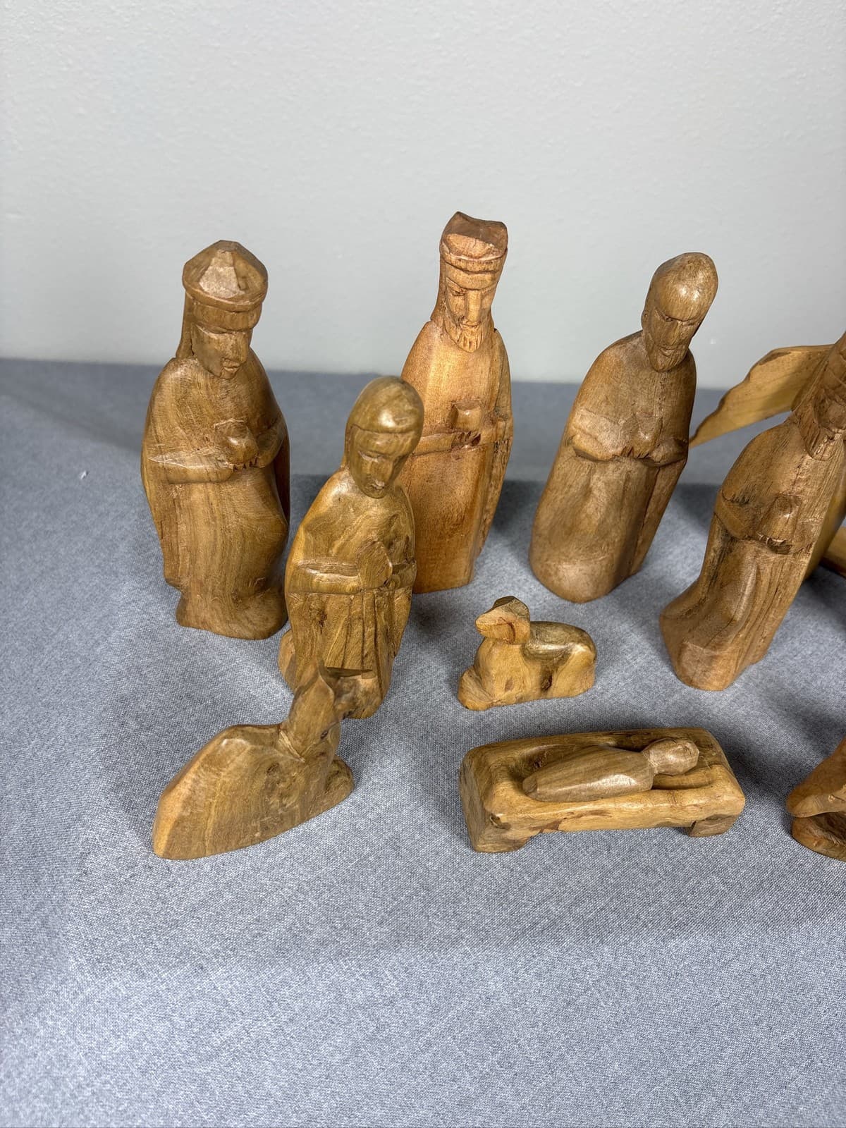 Vintage Hand Carved Olive Wood Nativity Set 11 Piece Holy Family Christmas - Thumbnail 3