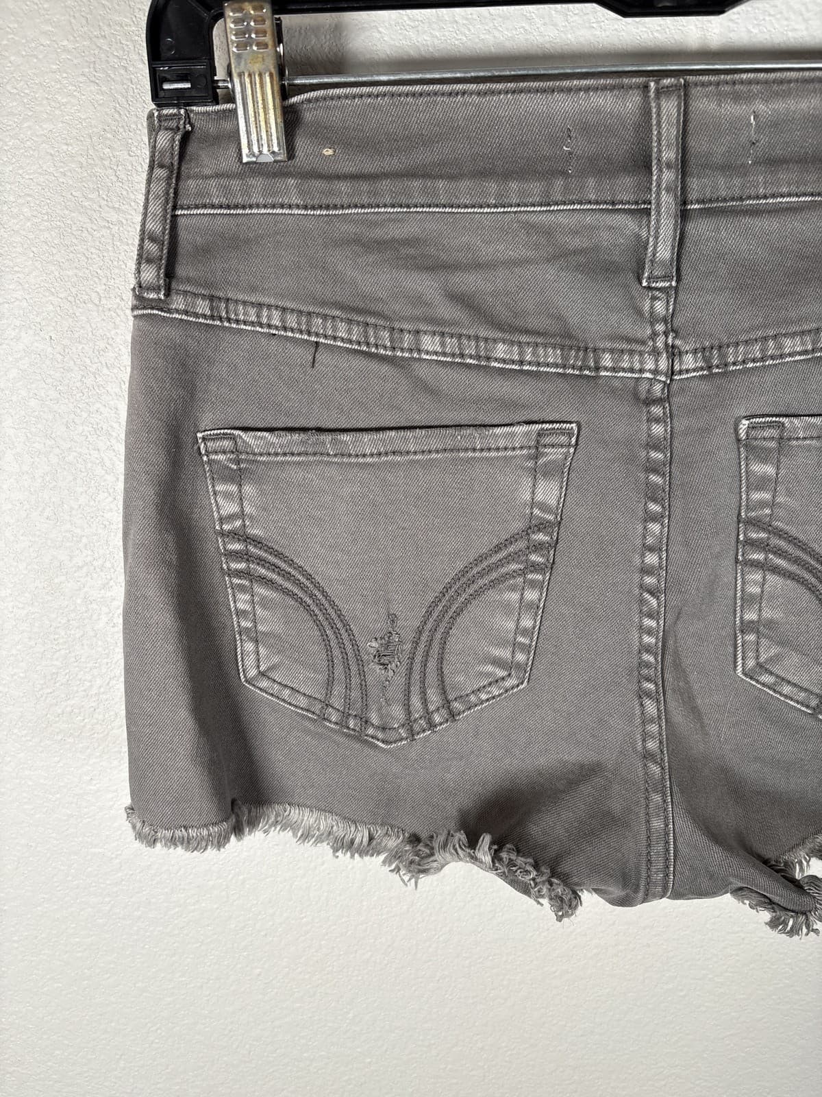 Hollister Gray Skinny Cut-Off Jean Shorts Womens Size 5 / 27 - Thumbnail 6