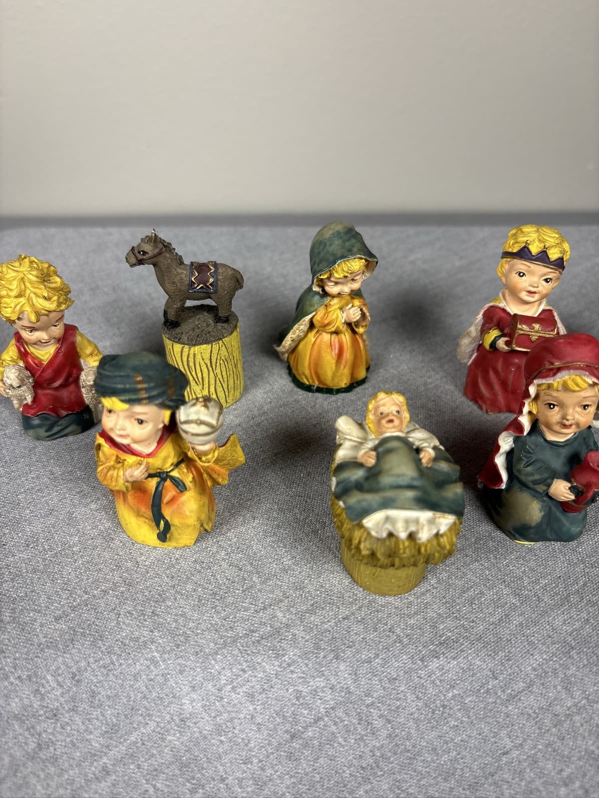 Vintage Christmas Nativity Scene 8 Piece Ceramic Figurine Set Baby Jesus - Thumbnail 3
