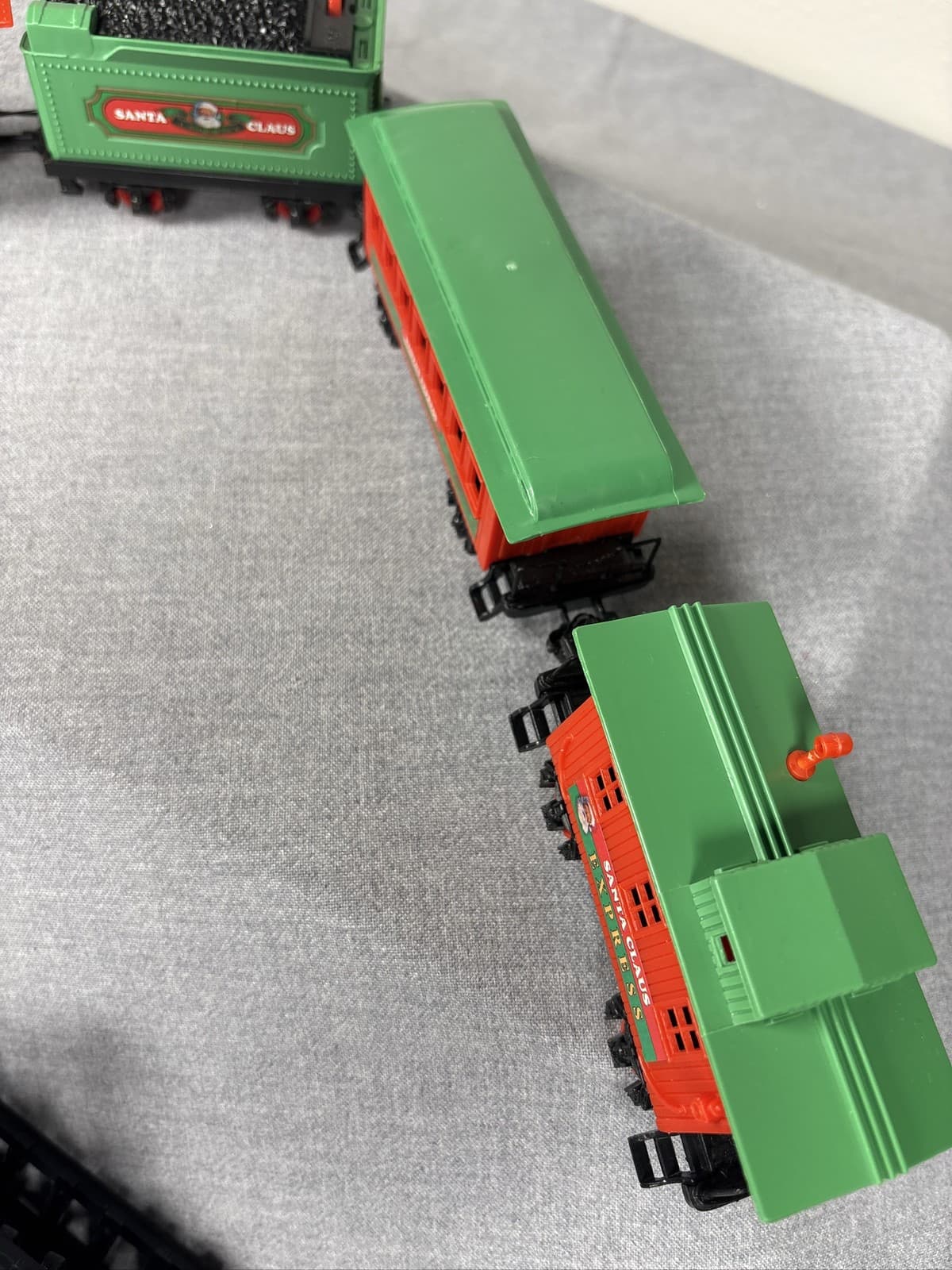 Vintage New Bright 1989 Santa's Christmas Express Holiday Train Set Loco Caboose - Thumbnail 5