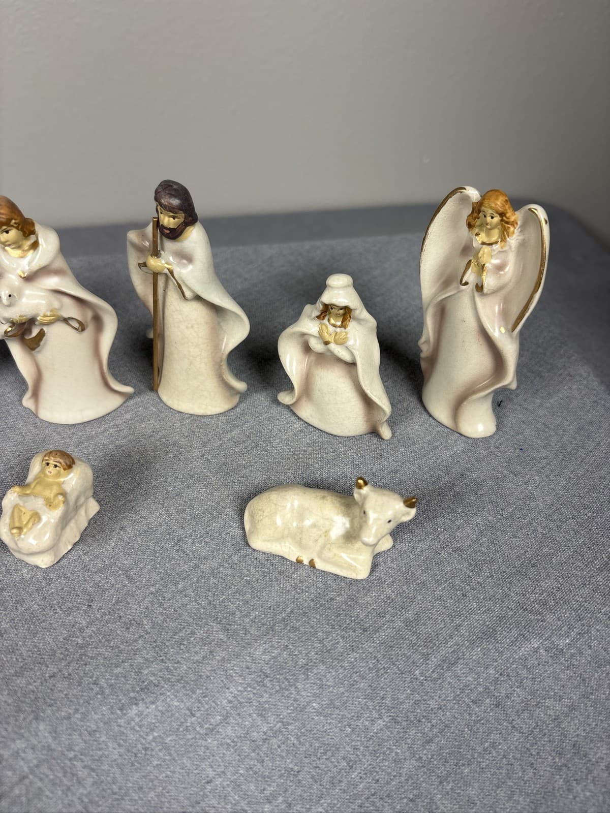 Creative Co-Op 9 Pc Crackled Stoneware Nativity Set Gold Trim - Thumbnail 3