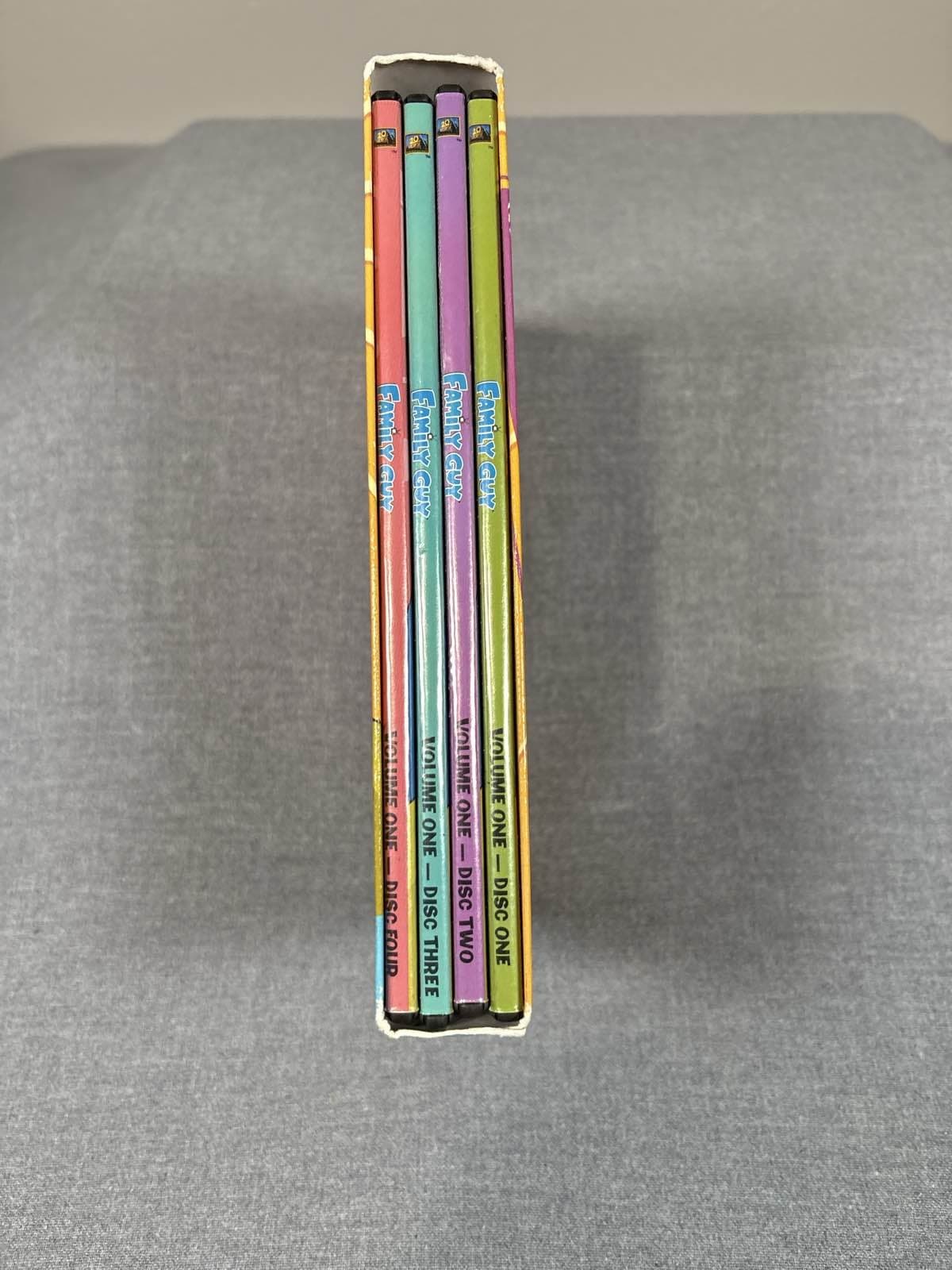 Family Guy Vol 1 Seasons 1-2 DVD 4-Disc Animated Comedy - Thumbnail 2