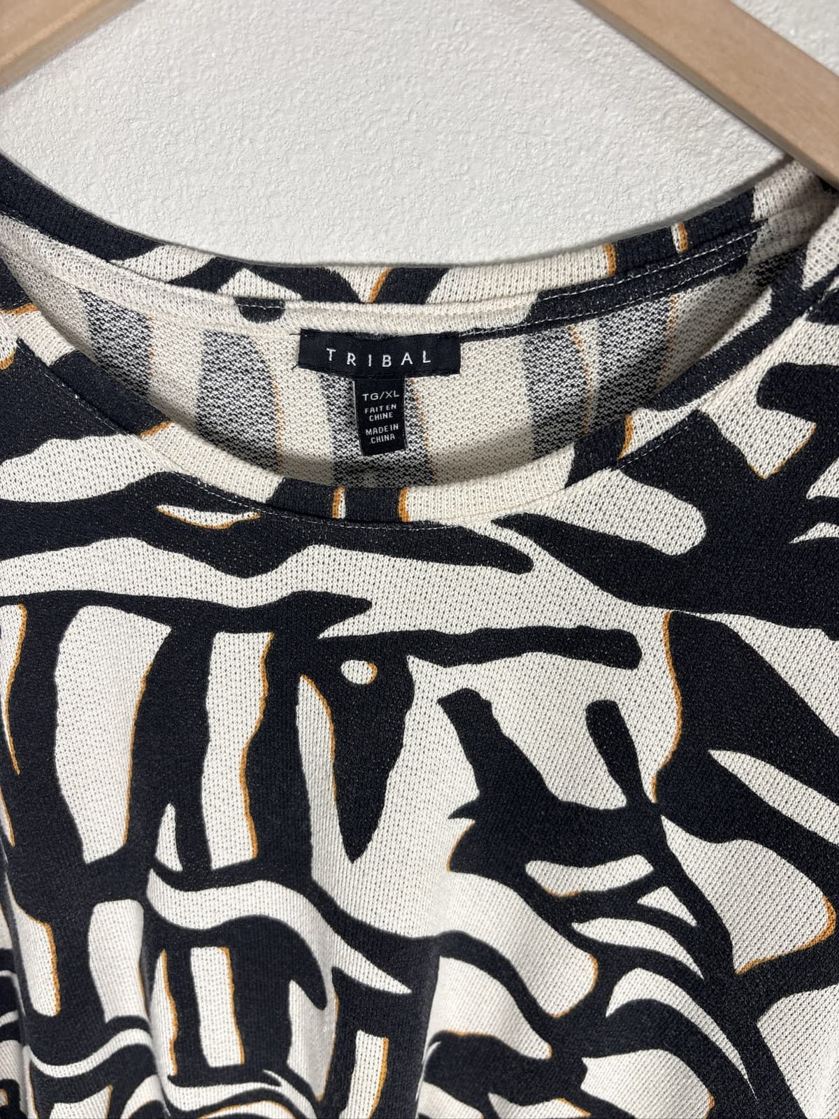 Tribal Women's Black White Abstract Print Short Sleeve Button Side Top - Thumbnail 2