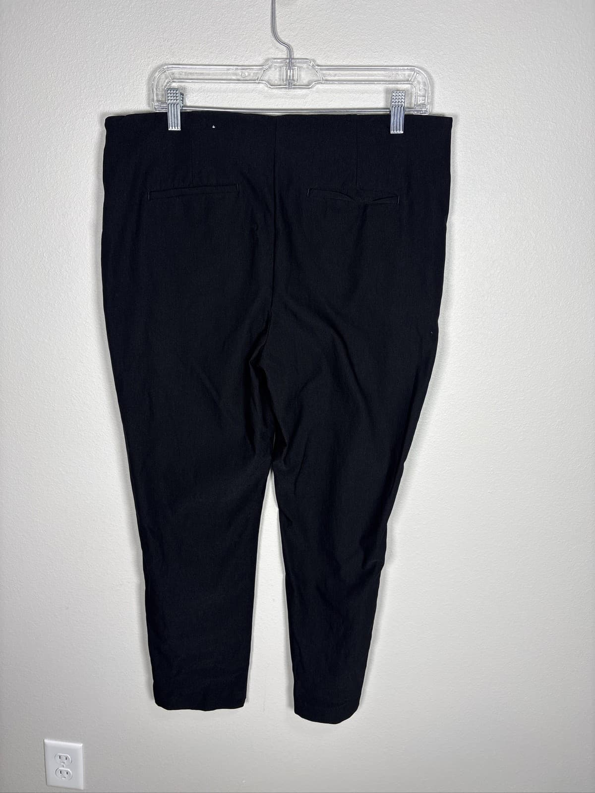 Chico's Women's Black Crop Pants Button Hem Stretch Pull On Size 2R - Thumbnail 4