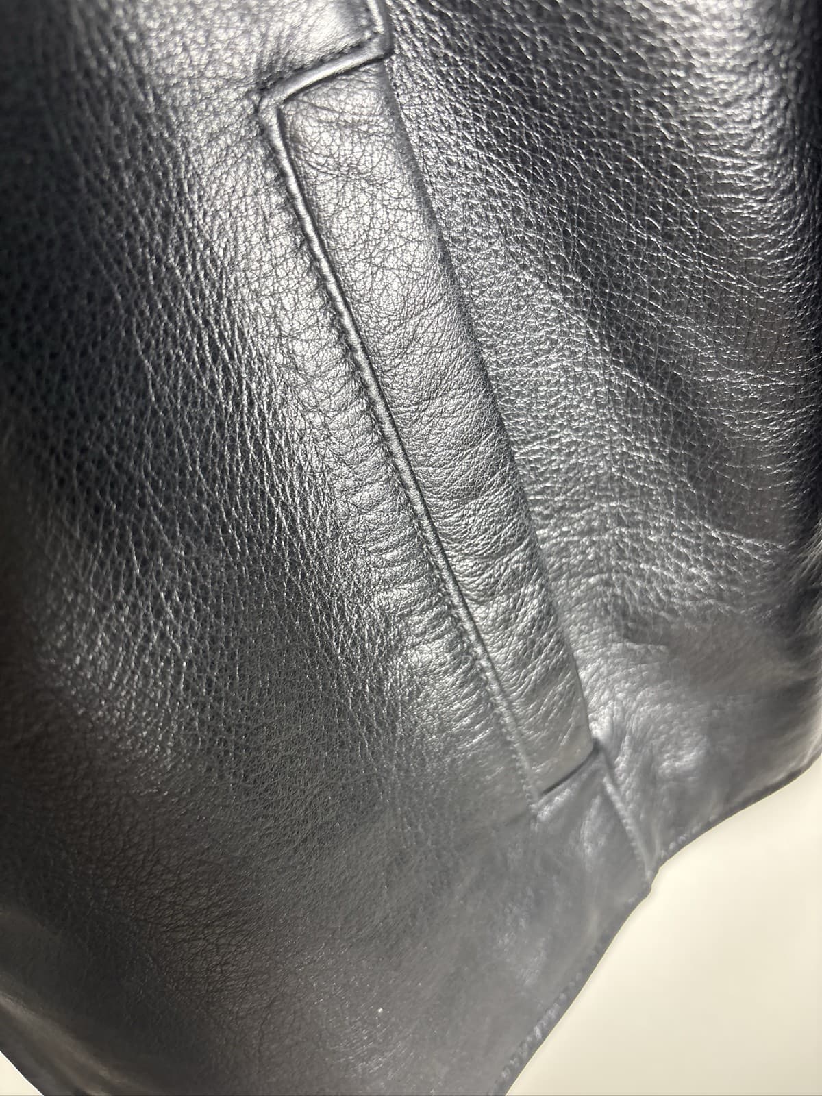 Eddie Bauer Women’s Black Leather Full Zip Bomber Jacket Size L - Thumbnail 3