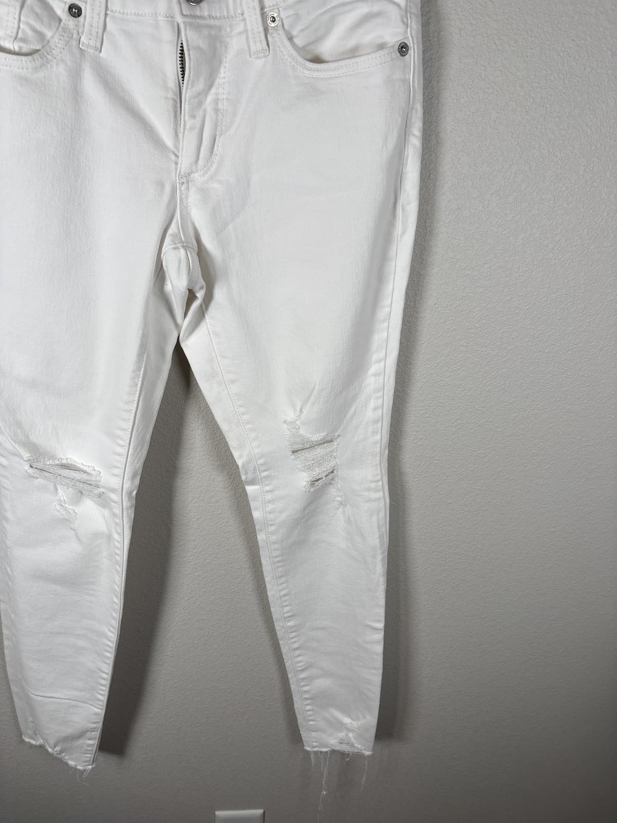 Universal Thread Women's White Distressed Skinny Mid Rise Ankle Jeans Size 0 - Thumbnail 3