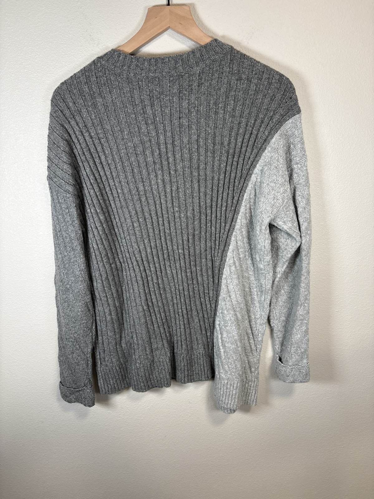 Simply Vera Wang Women's Gray Color Block Ribbed Pullover Sweater Size L - Thumbnail 3
