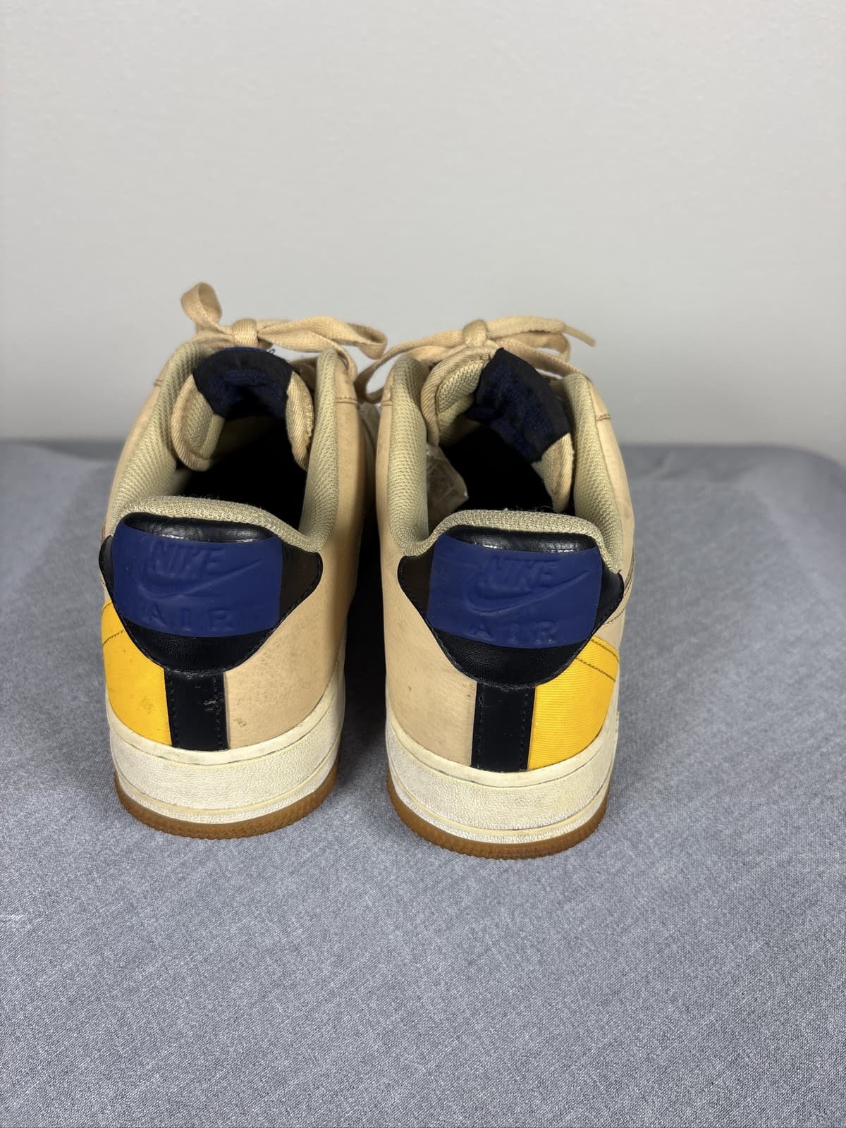 Nike Air Force 1 07 LV8 Low Sesame University Gold Gum Men Sneaker Size 9 - Thumbnail 4