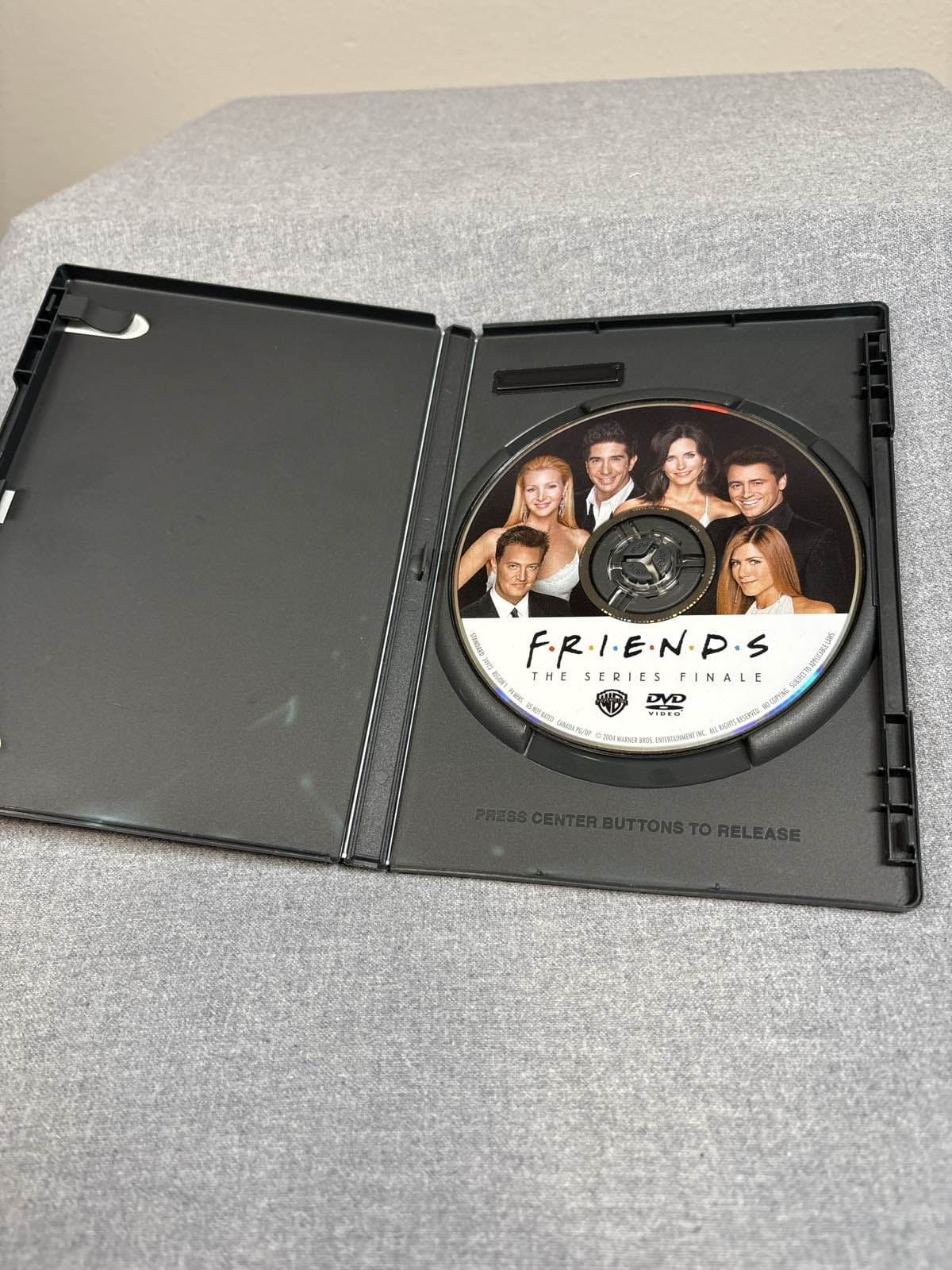 Friends Series Finale DVD 2004 - Thumbnail 3