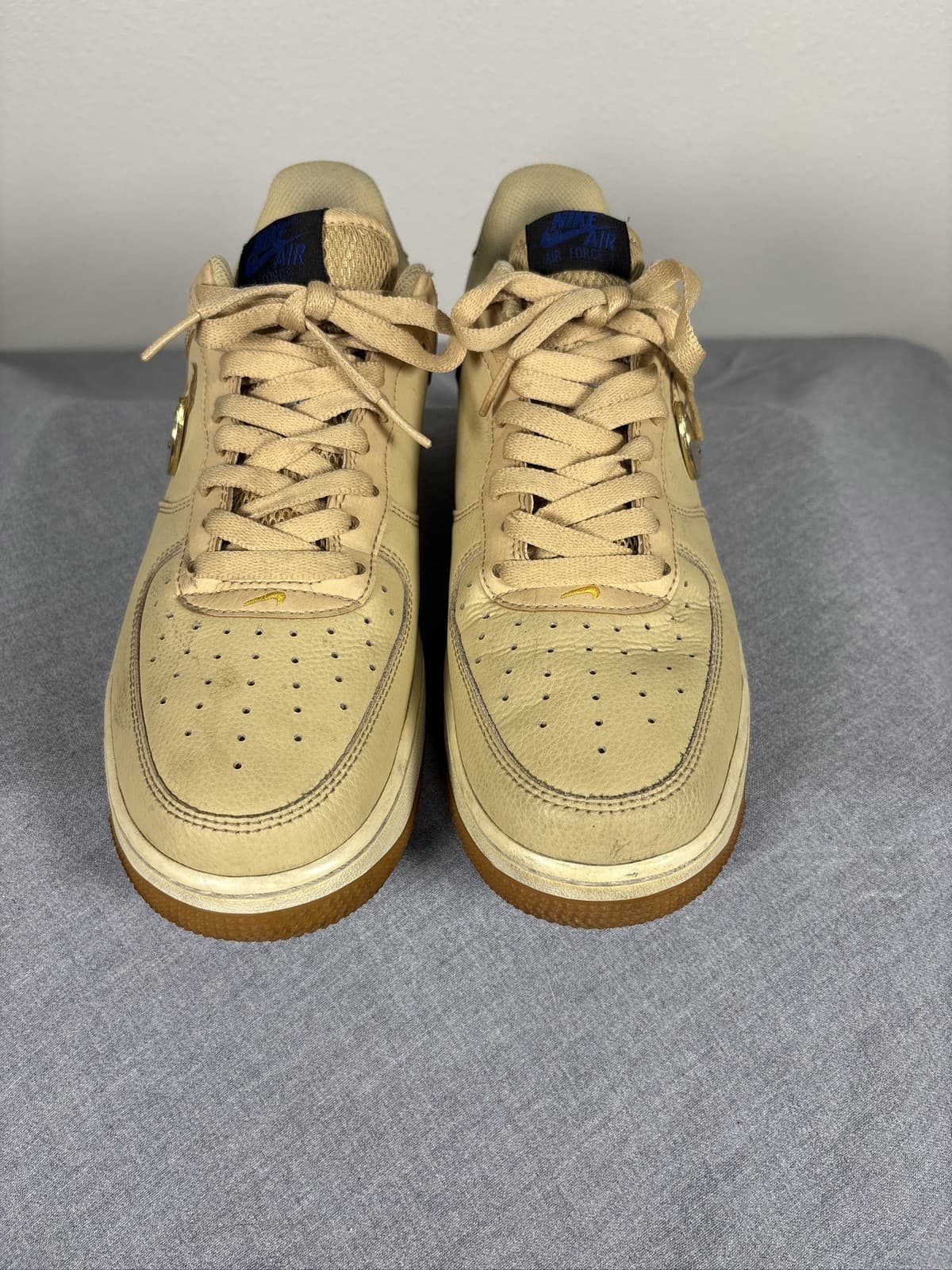 Nike Air Force 1 07 LV8 Low Sesame University Gold Gum Men Sneaker Size 9 - Thumbnail 2