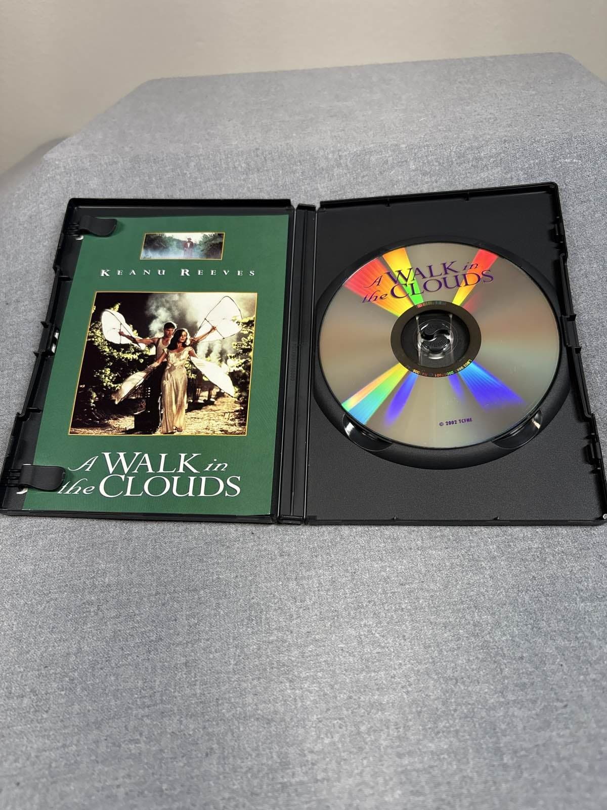 A Walk in the Clouds DVD 1995 Keanu Reeves Romance Drama - Thumbnail 3