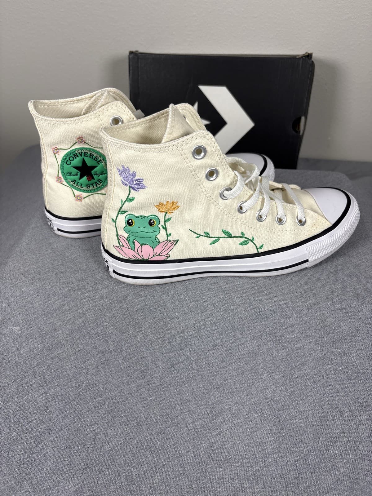 Converse Chuck Taylor All Star Lily Pad Frog Garden High Sneaker Women’s 7 Men 5 - Thumbnail 3