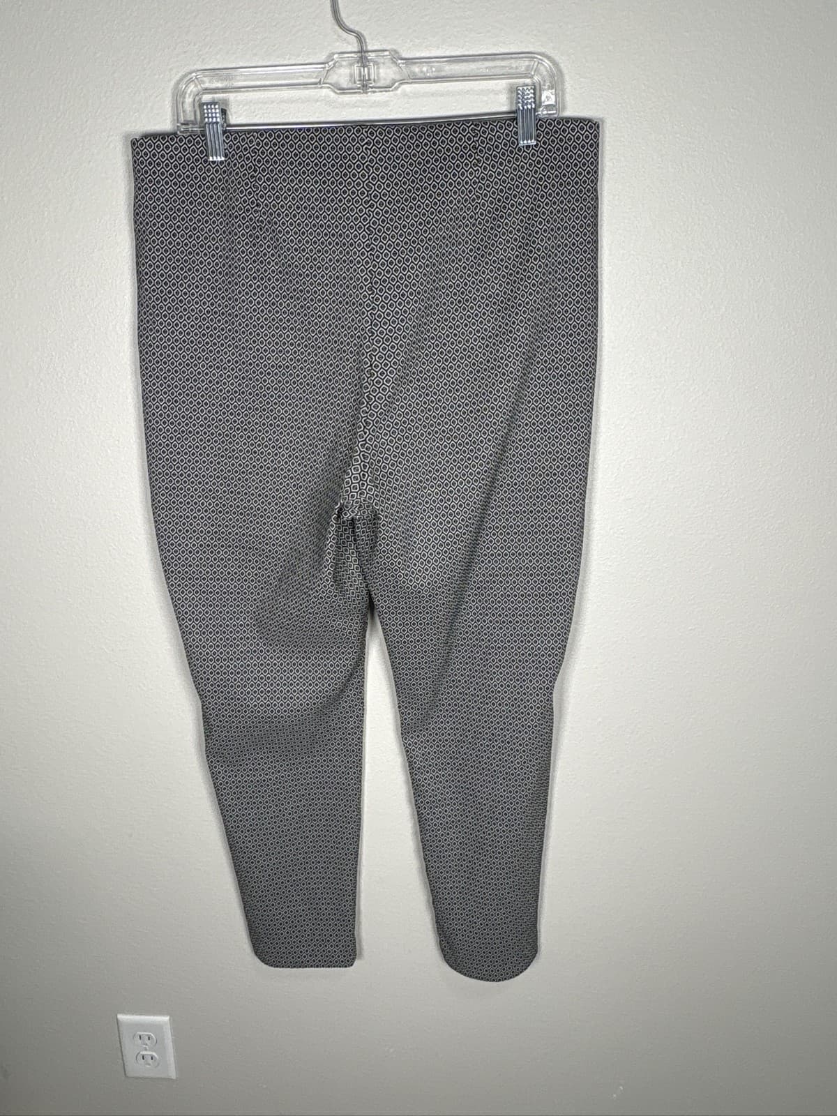 Chico's So Slimming Brigitte Ankle Pants Women's Size 12 Geometric Pull On - Thumbnail 3