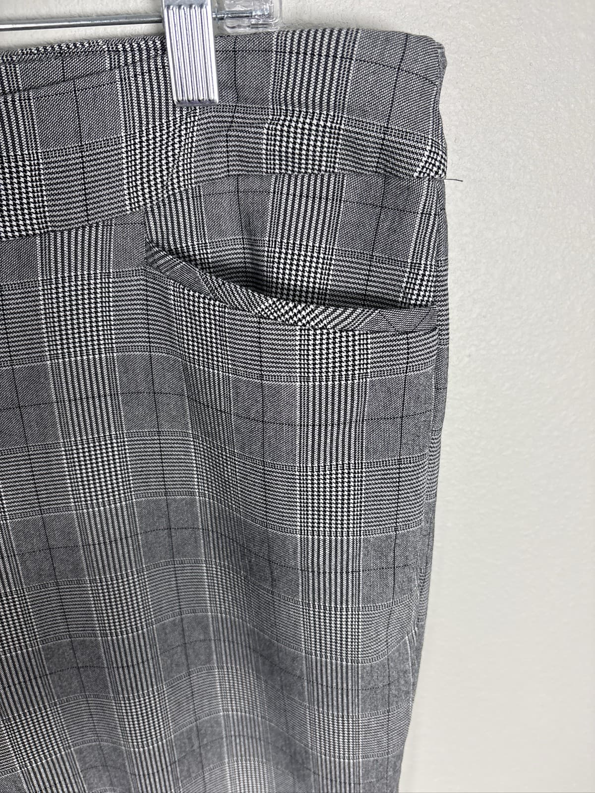 Chico's So Slimming Brigitte Plaid Ankle Pants Women's Size 13 - Thumbnail 2
